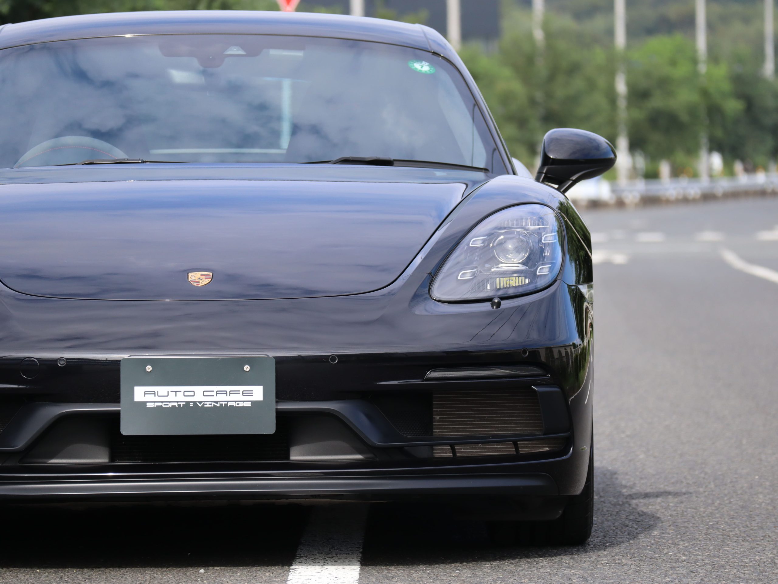 ポルシェケイマンGTS（Type982）PDK<br>GTSインテリアパッケージ<br>スポーツクロノパッケージ<br>スポーツエグゾーストシステム<br>LEDヘッドライト<br>ハイグロスブラック仕上げ20インチAW