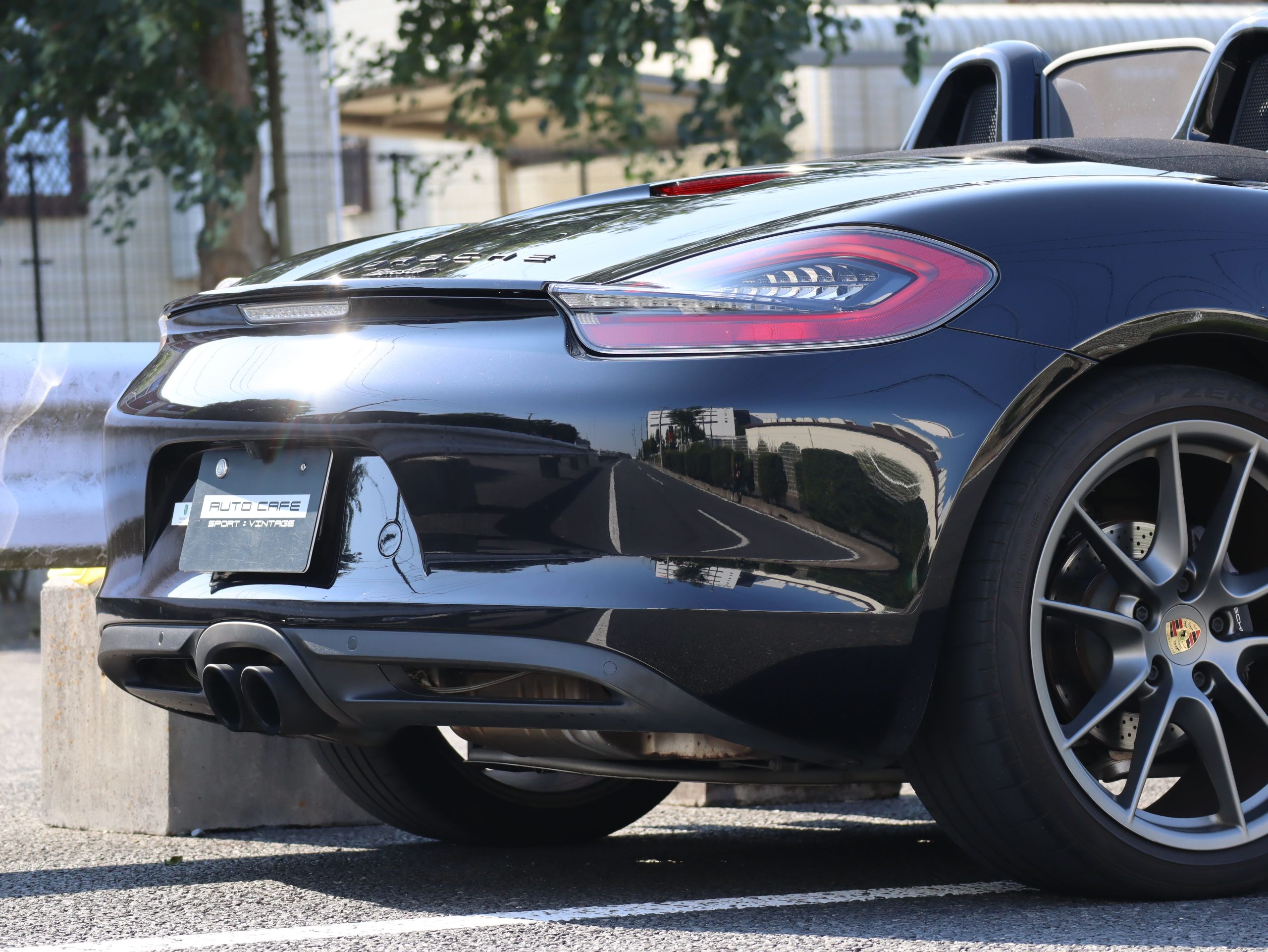 ポルシェボクスターBLACK EDITION(Type981)PDK<br>特別仕様車<br>スポーツクロノパッケージ<br>スポーツエグゾーストシステム<br>ティンテッドルックテールライト<br>サテンプラチナ塗装20インチホイール