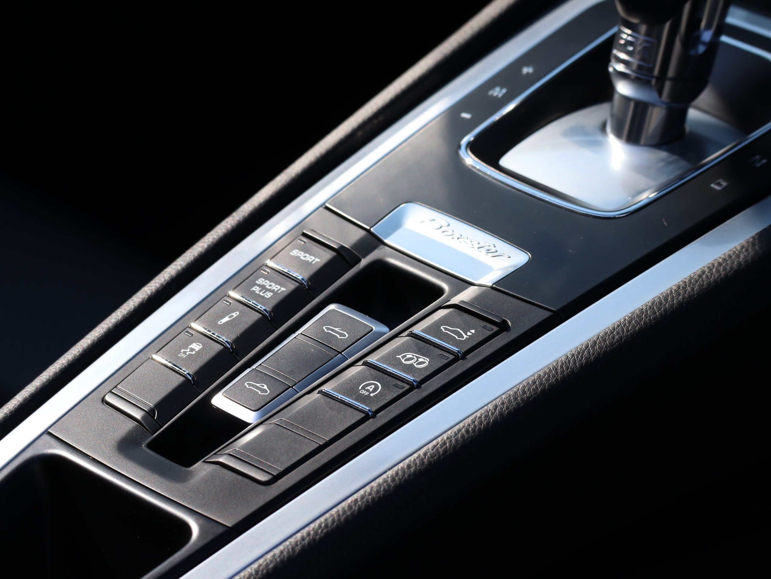 ポルシェボクスターBLACK EDITION(Type981)PDK<br>特別仕様車<br>スポーツクロノパッケージ<br>スポーツエグゾーストシステム<br>ティンテッドルックテールライト<br>サテンプラチナ塗装20インチホイール