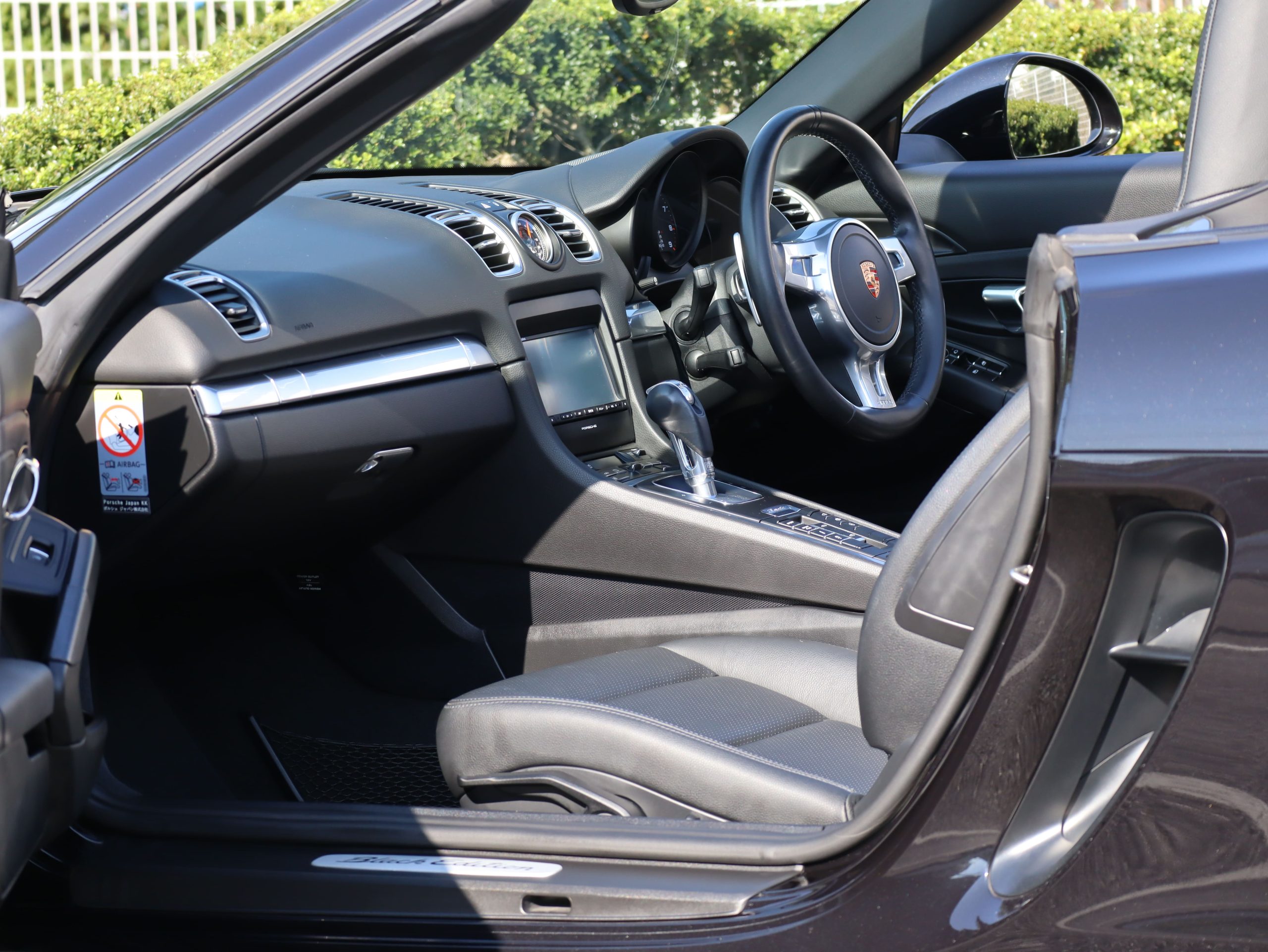 ポルシェボクスターBLACK EDITION(Type981)PDK<br>特別仕様車<br>スポーツクロノパッケージ<br>スポーツエグゾーストシステム<br>ティンテッドルックテールライト<br>サテンプラチナ塗装20インチホイール