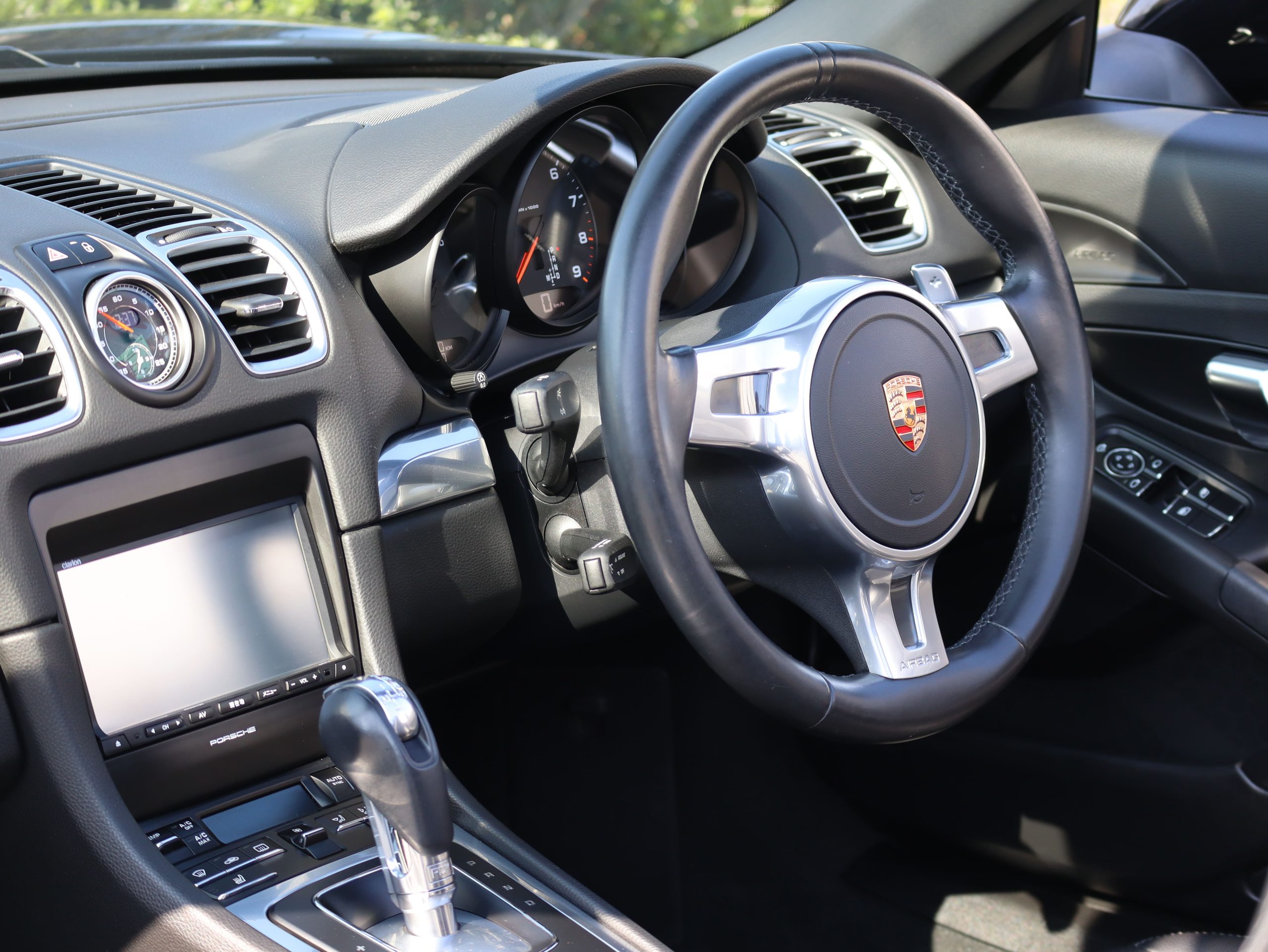 ポルシェボクスターBLACK EDITION(Type981)PDK<br>特別仕様車<br>スポーツクロノパッケージ<br>スポーツエグゾーストシステム<br>ティンテッドルックテールライト<br>サテンプラチナ塗装20インチホイール