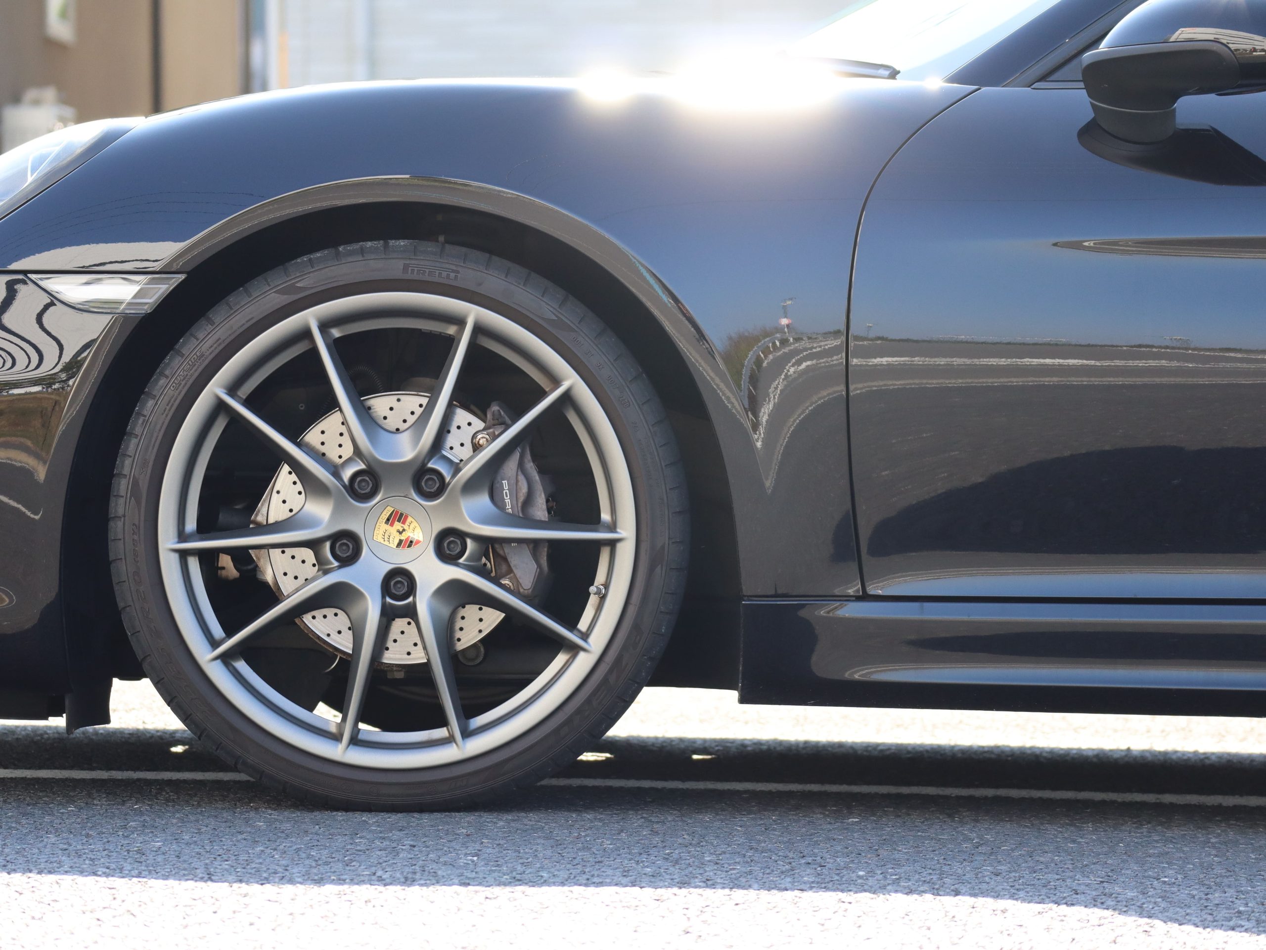 ポルシェボクスターBLACK EDITION(Type981)PDK<br>特別仕様車<br>スポーツクロノパッケージ<br>スポーツエグゾーストシステム<br>ティンテッドルックテールライト<br>サテンプラチナ塗装20インチホイール