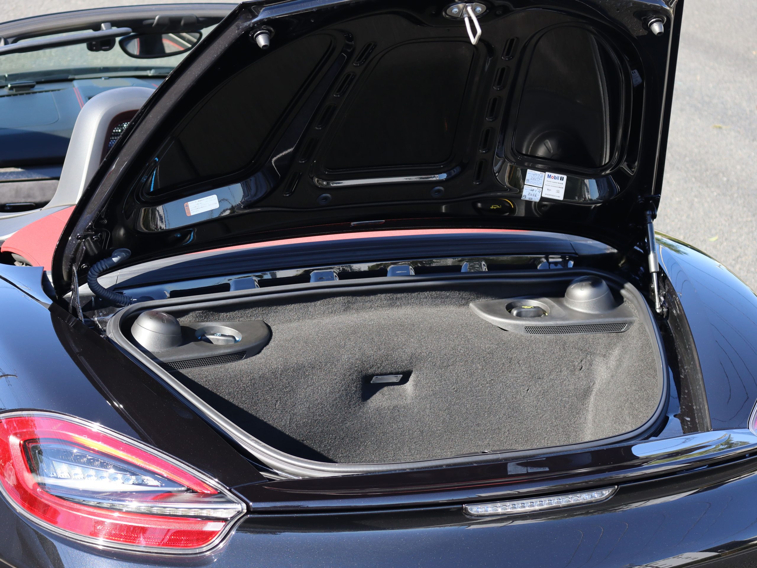 ポルシェボクスターGTS（Type981）PDK<br>GTSインテリアパッケージ<br>スポーツクロノパッケージ<br>スポーツエグゾーストシステム<br>PDLS付ヘッドライト<br>シートヒーター