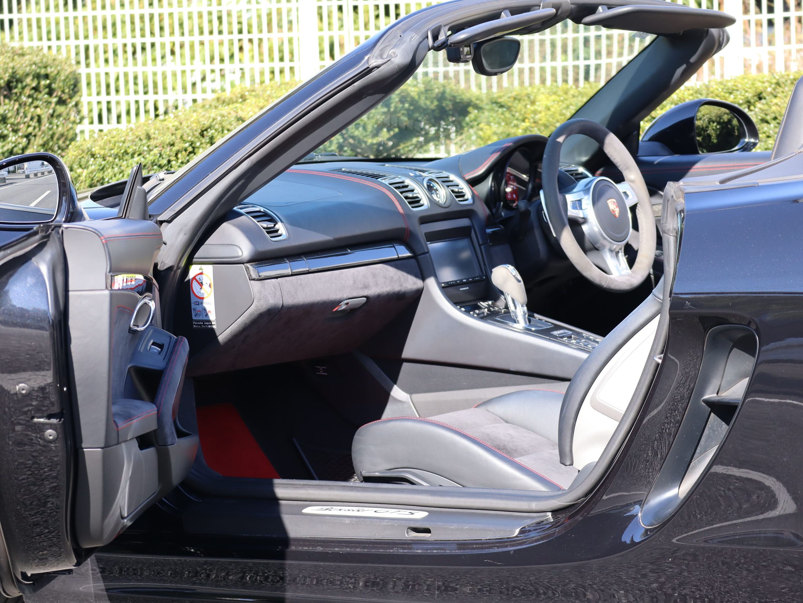 ポルシェボクスターGTS（Type981）PDK<br>GTSインテリアパッケージ<br>スポーツクロノパッケージ<br>スポーツエグゾーストシステム<br>PDLS付ヘッドライト<br>シートヒーター