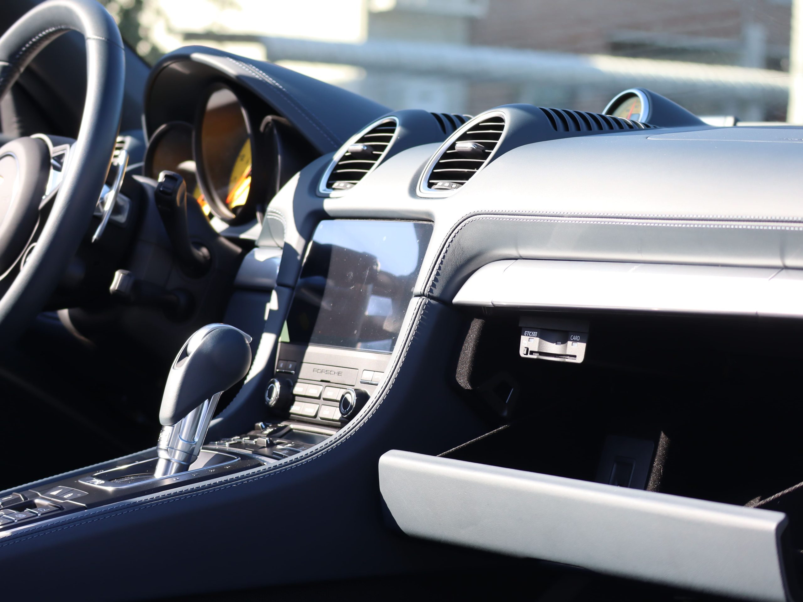 ポルシェ718ボクスターGTS4.0(Type982)PDK<br>左ハンドル!1オーナー車<br>シートベンチレーション<br>アダプティブクルーズコントロール<br>レーンチェンジアシスト<br>エントリー&ドライブシステム<br>塗装仕上げロールオーバーバー