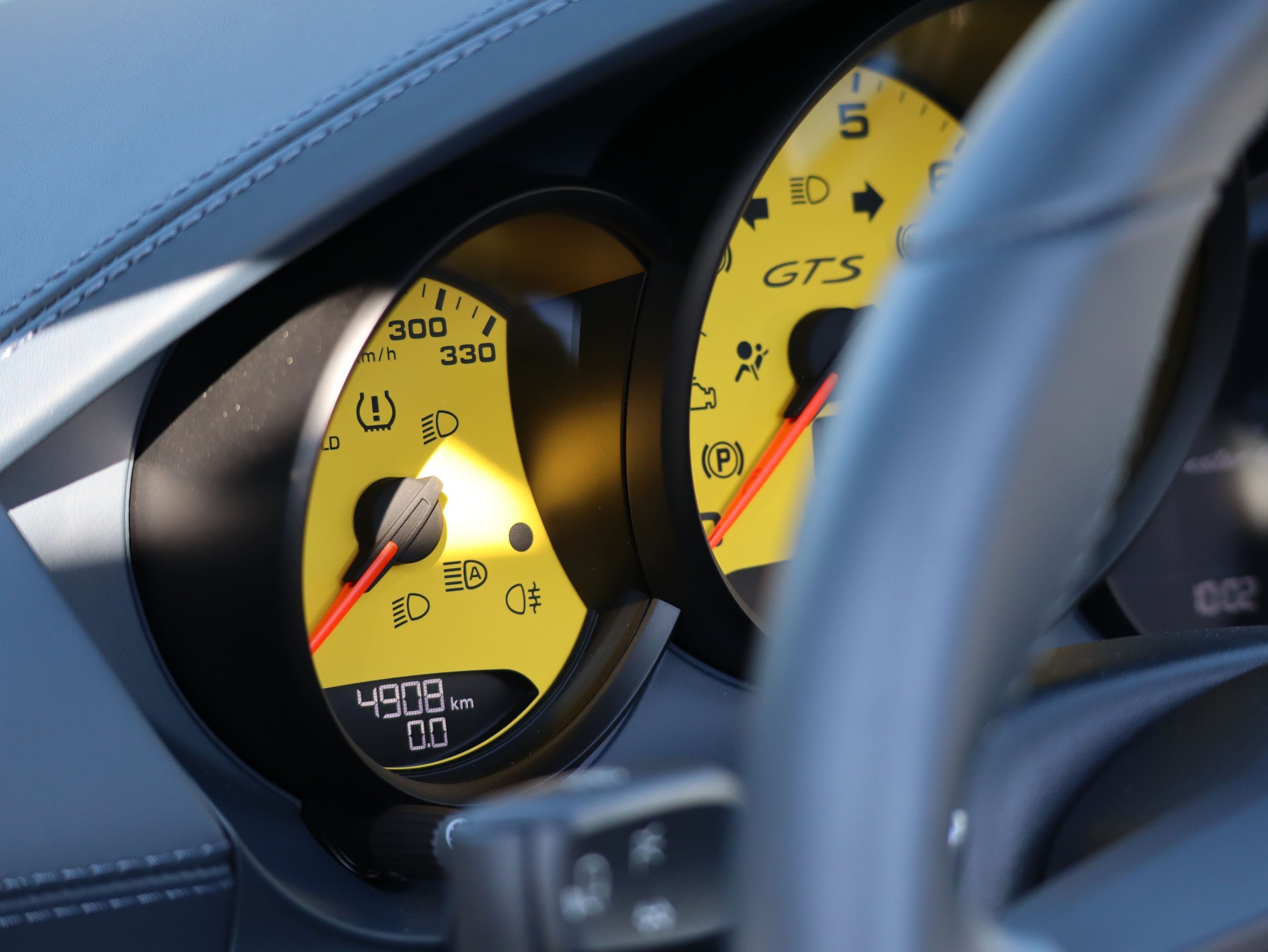 ポルシェ718ボクスターGTS4.0(Type982)PDK<br>左ハンドル!1オーナー車<br>シートベンチレーション<br>アダプティブクルーズコントロール<br>レーンチェンジアシスト<br>エントリー&ドライブシステム<br>塗装仕上げロールオーバーバー