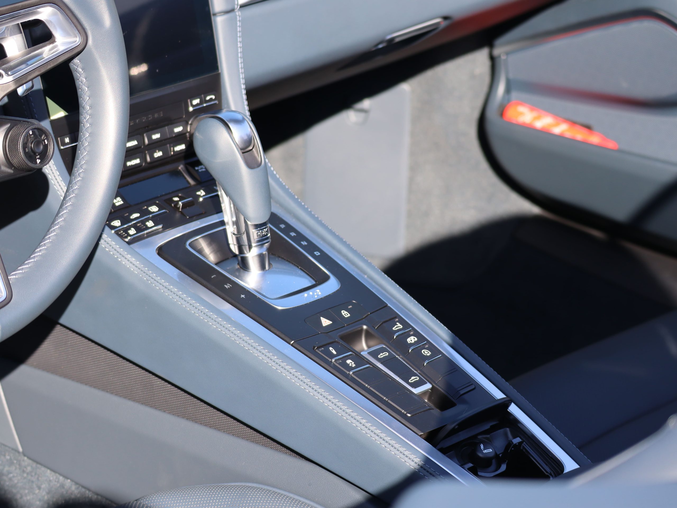 ポルシェ718ボクスターGTS4.0(Type982)PDK<br>左ハンドル!1オーナー車<br>シートベンチレーション<br>アダプティブクルーズコントロール<br>レーンチェンジアシスト<br>エントリー&ドライブシステム<br>塗装仕上げロールオーバーバー