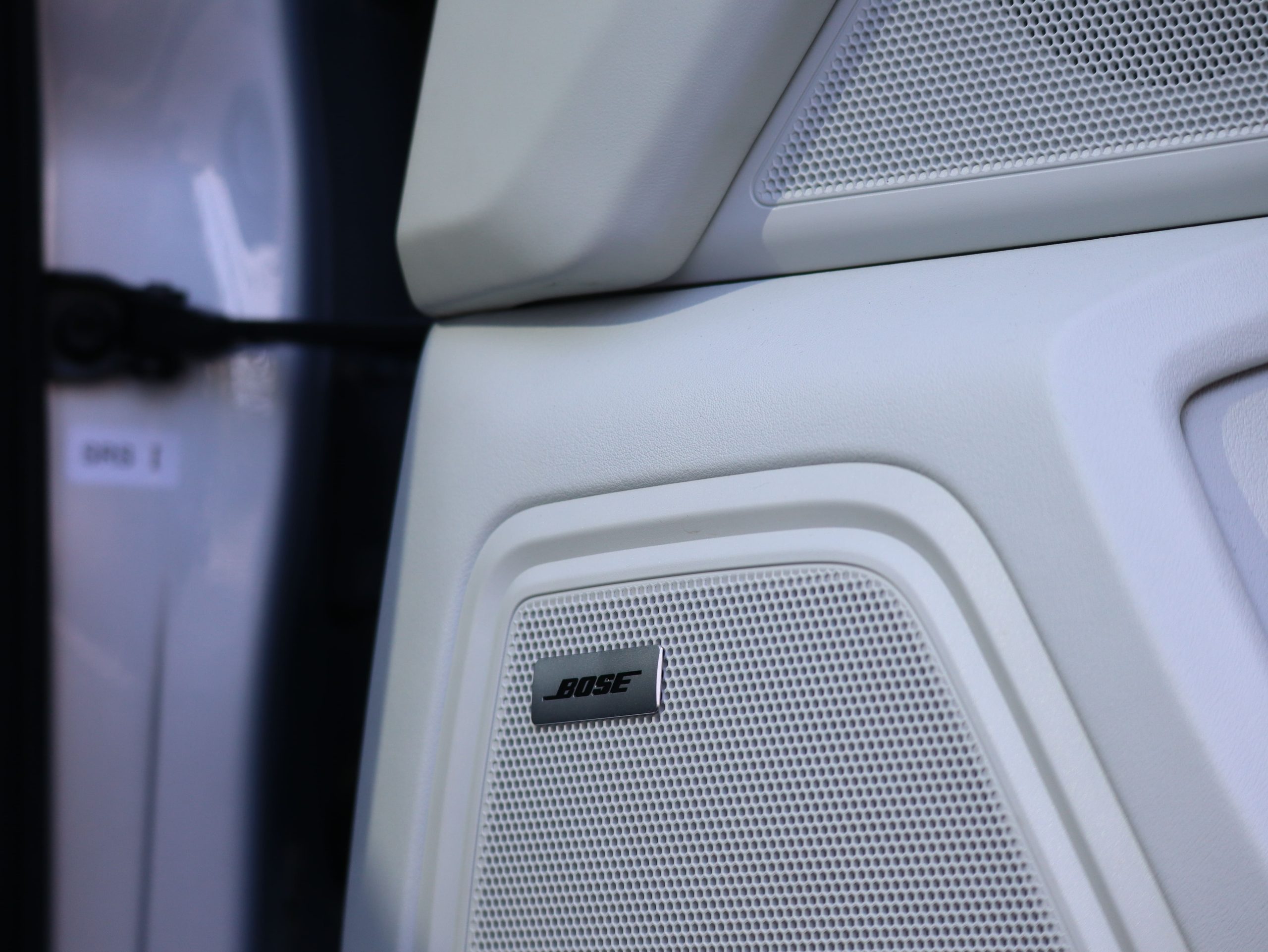 ポルシェマカンGTS（Gen1）PDK<br>ツートンレザーインテリア<br>エアサスペンション機能付きPASM<br>パノラミックルーフシステム<br>PDLS Plus含むLEDヘッドライト<br>21インチ911ターボデザインホイール