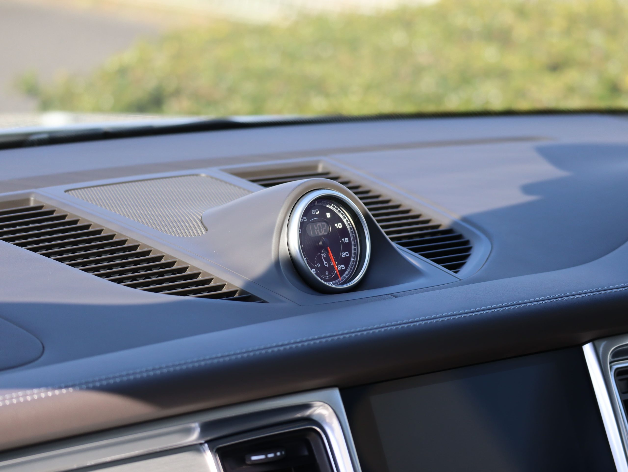 ポルシェマカンGTS（Gen1）PDK<br>ツートンレザーインテリア<br>エアサスペンション機能付きPASM<br>パノラミックルーフシステム<br>PDLS Plus含むLEDヘッドライト<br>21インチ911ターボデザインホイール