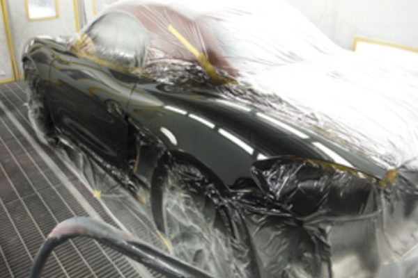 ポルシェの板金修理、どこに頼むべき？──専門店AUTO CAFEが選ばれる理由