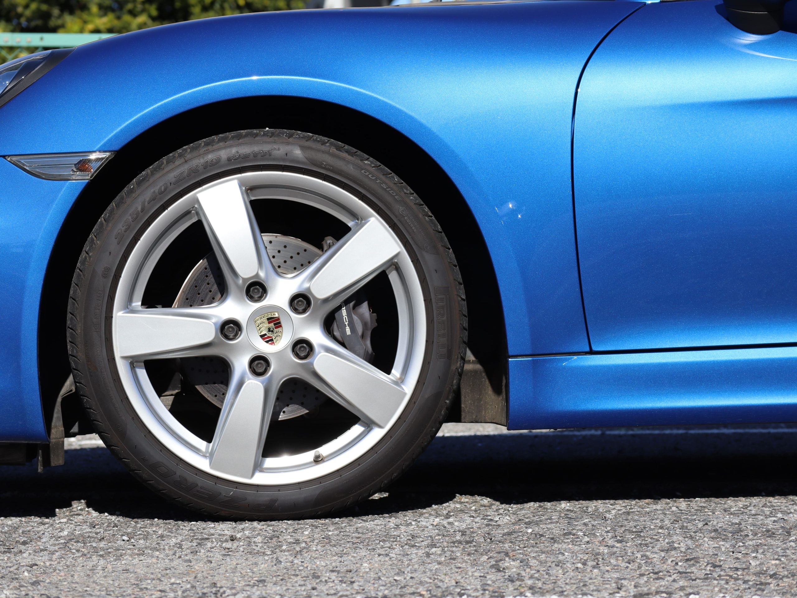 ポルシェケイマン(Type981)PDK<br>1オーナー車<br>スポーツデザインステアリング<br>シートヒーター<br>電動可倒式ドアミラー<br>19インチケイマンSホイール