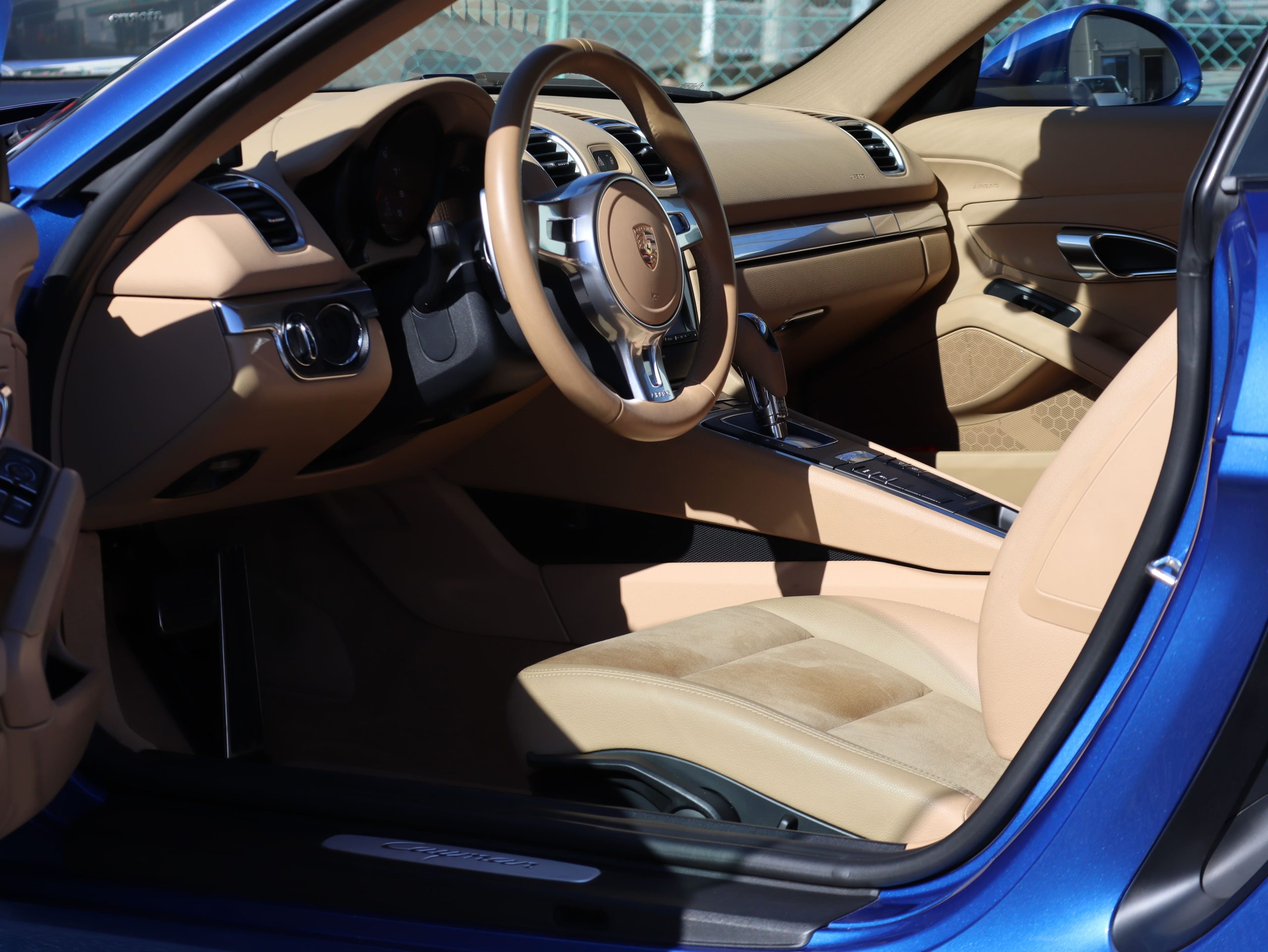 ポルシェケイマン(Type981)PDK<br>1オーナー車<br>スポーツデザインステアリング<br>シートヒーター<br>電動可倒式ドアミラー<br>19インチケイマンSホイール