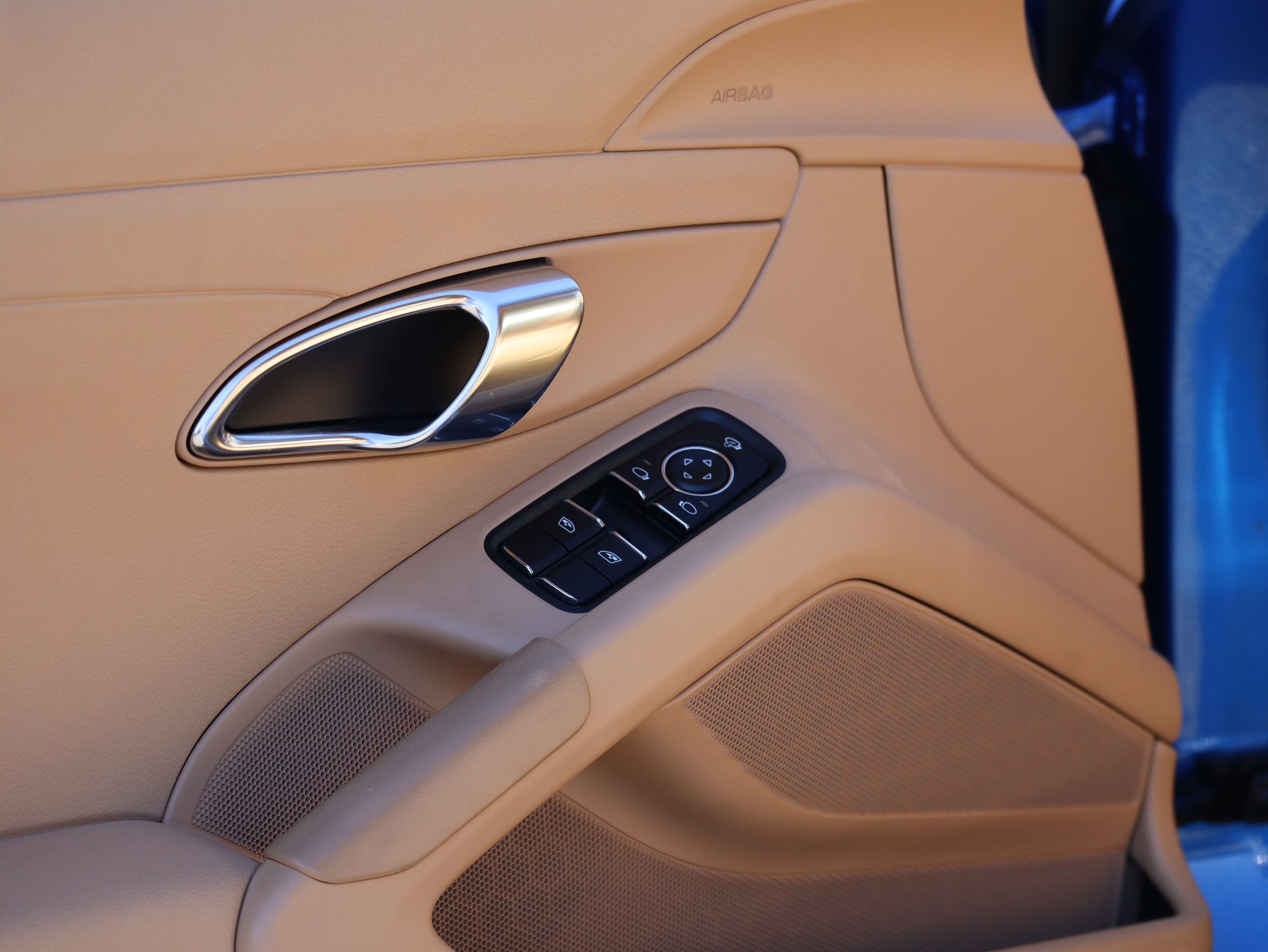 ポルシェケイマン(Type981)PDK<br>1オーナー車<br>スポーツデザインステアリング<br>シートヒーター<br>電動可倒式ドアミラー<br>19インチケイマンSホイール