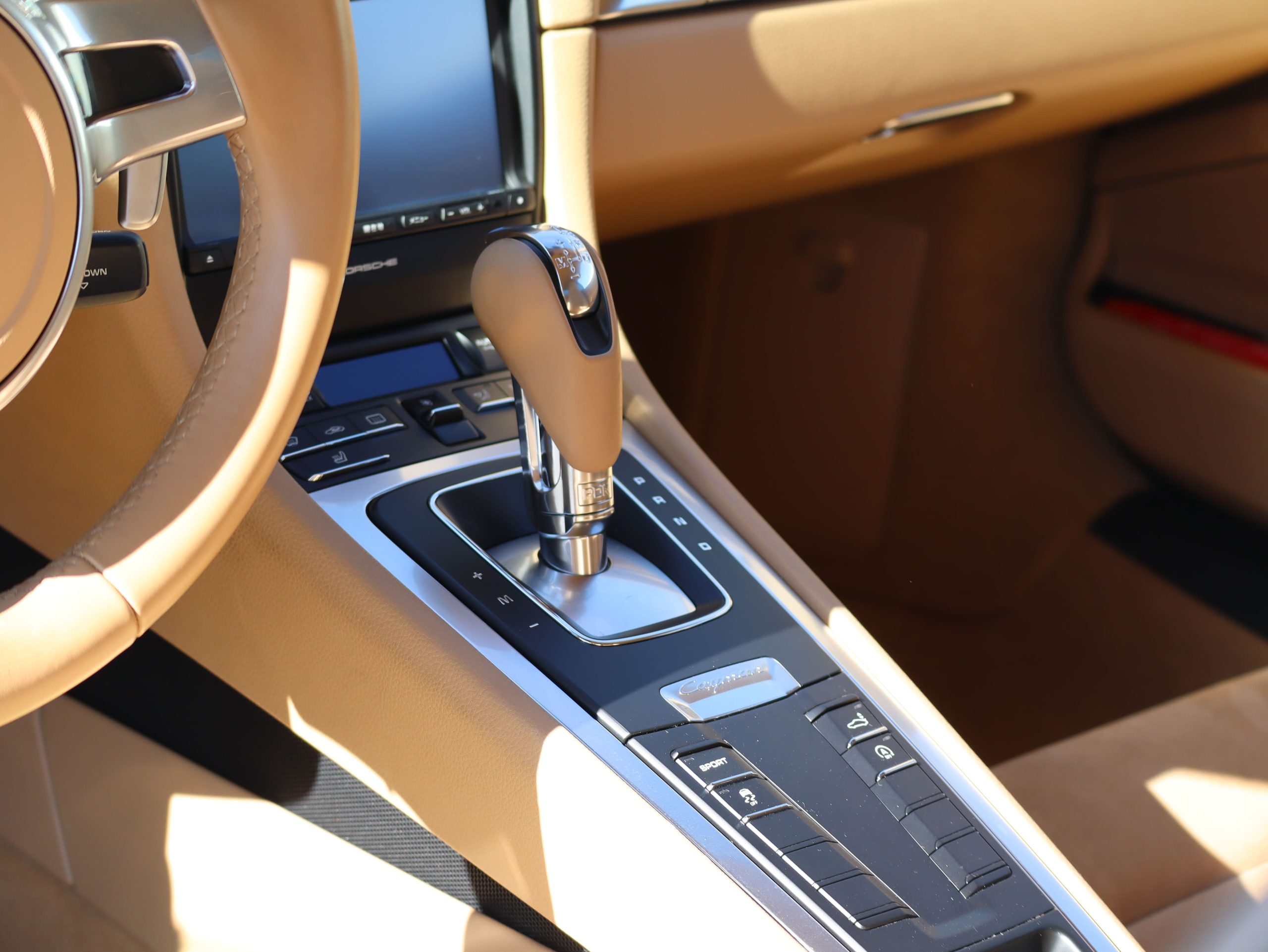 ポルシェケイマン(Type981)PDK<br>1オーナー車<br>スポーツデザインステアリング<br>シートヒーター<br>電動可倒式ドアミラー<br>19インチケイマンSホイール