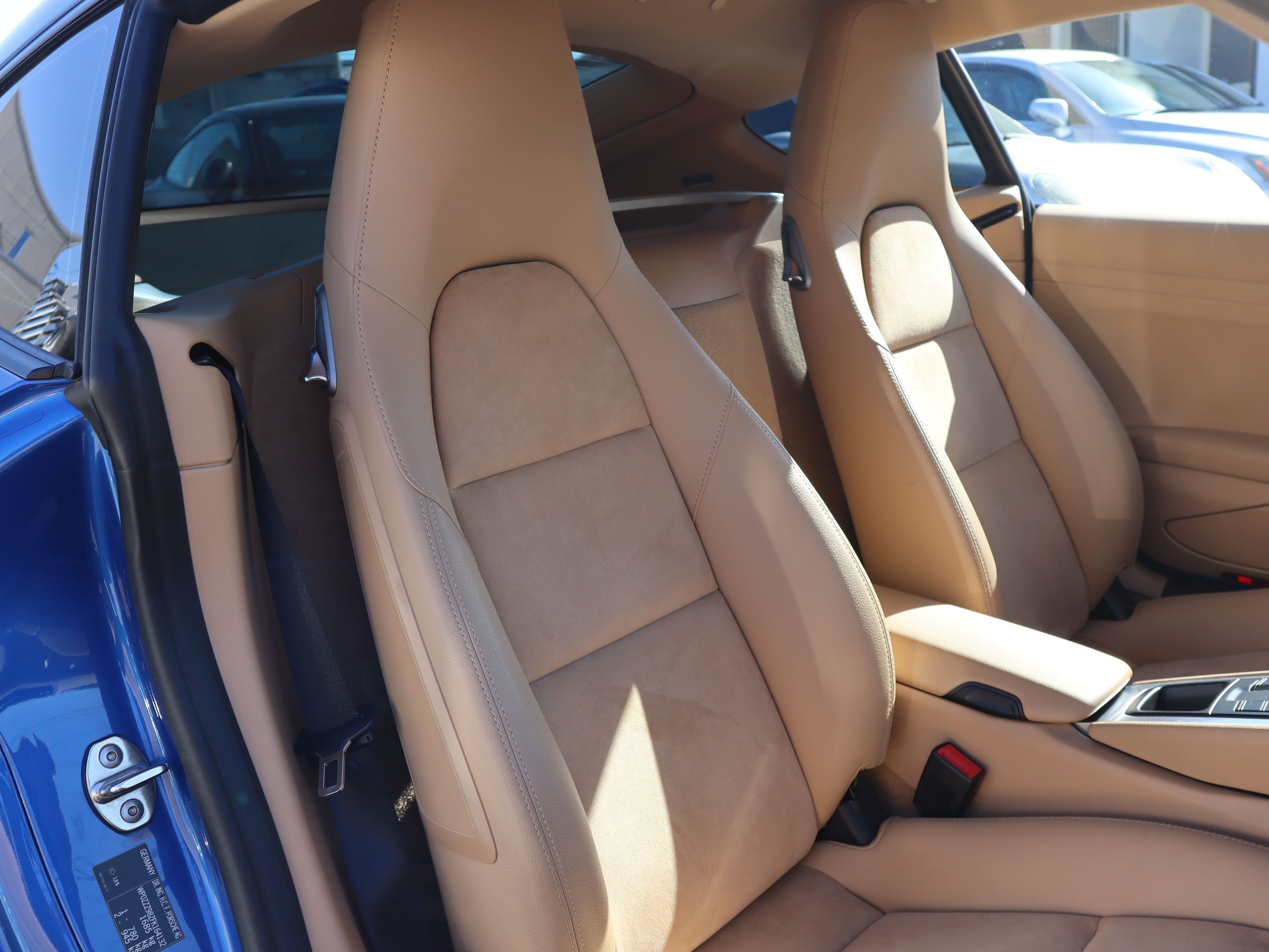 ポルシェケイマン(Type981)PDK<br>1オーナー車<br>スポーツデザインステアリング<br>シートヒーター<br>電動可倒式ドアミラー<br>19インチケイマンSホイール