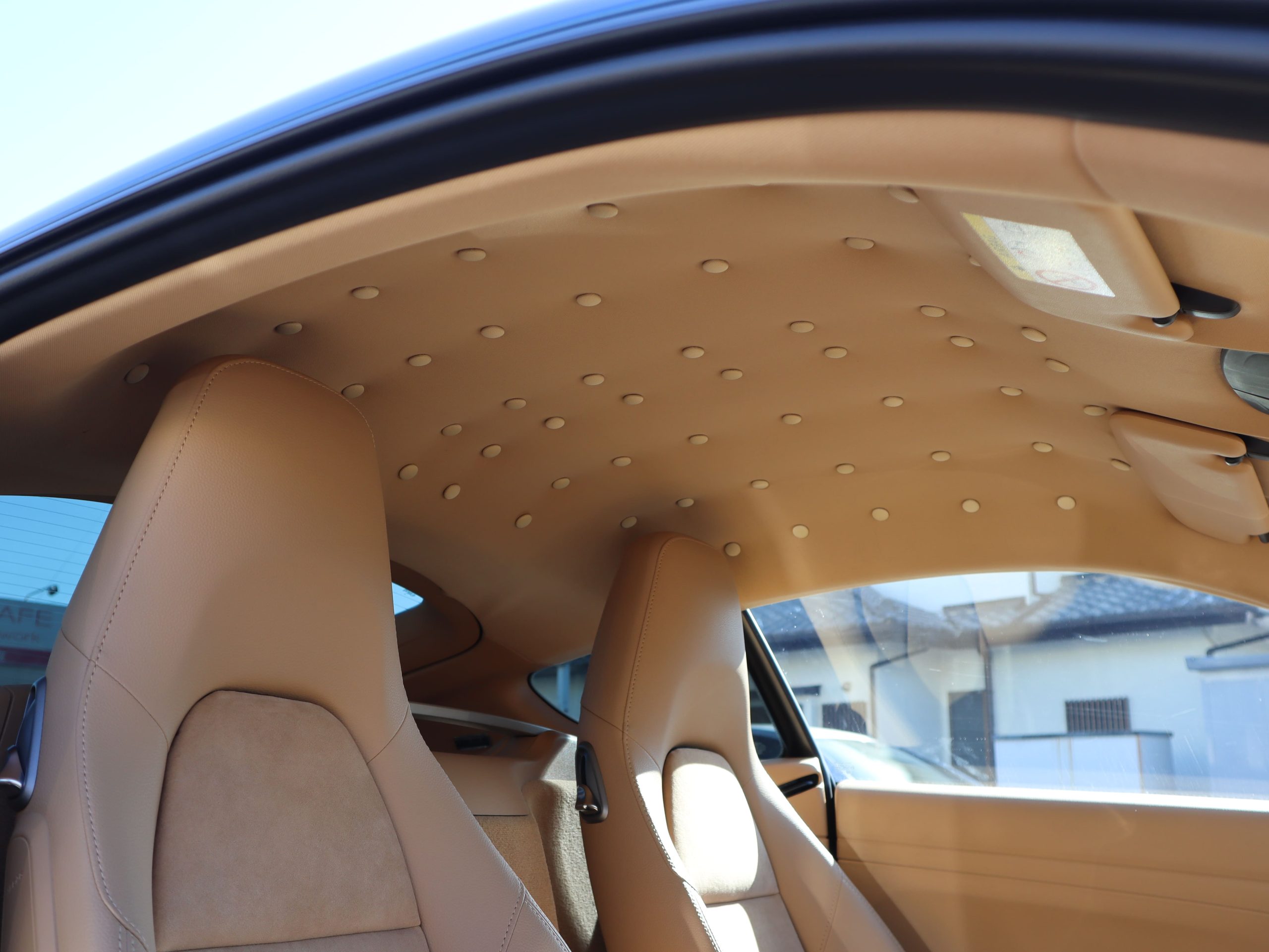 ポルシェケイマン(Type981)PDK<br>1オーナー車<br>スポーツデザインステアリング<br>シートヒーター<br>電動可倒式ドアミラー<br>19インチケイマンSホイール