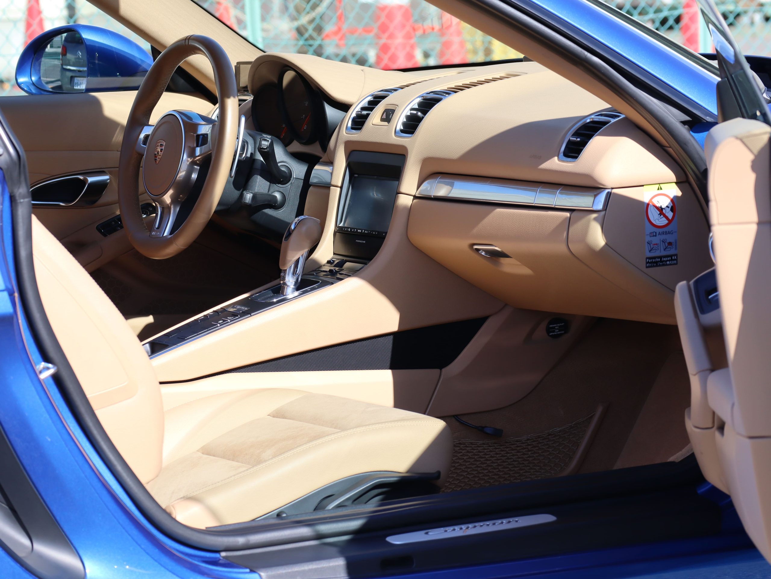 ポルシェケイマン(Type981)PDK<br>1オーナー車<br>スポーツデザインステアリング<br>シートヒーター<br>電動可倒式ドアミラー<br>19インチケイマンSホイール