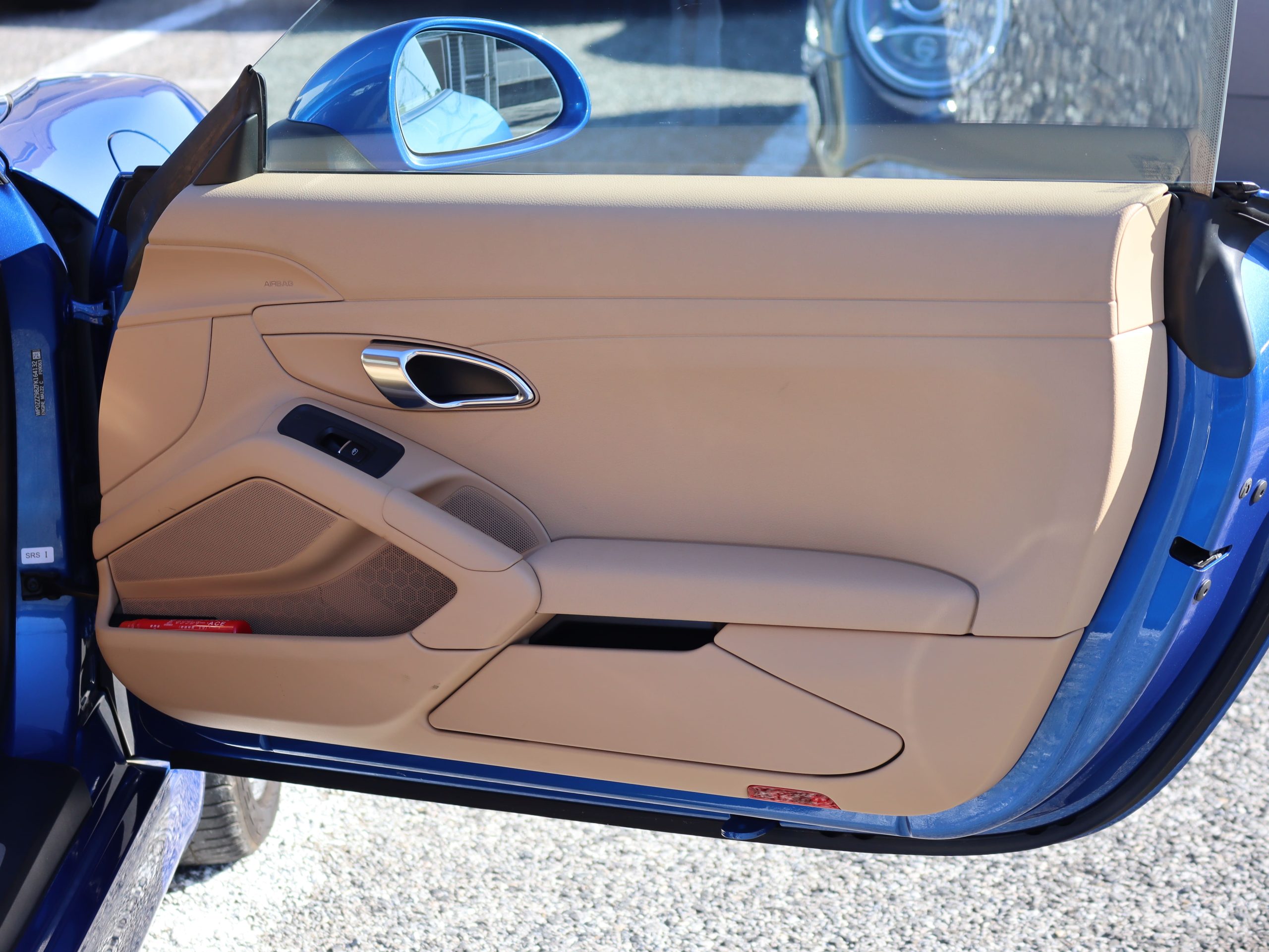 ポルシェケイマン(Type981)PDK<br>1オーナー車<br>スポーツデザインステアリング<br>シートヒーター<br>電動可倒式ドアミラー<br>19インチケイマンSホイール