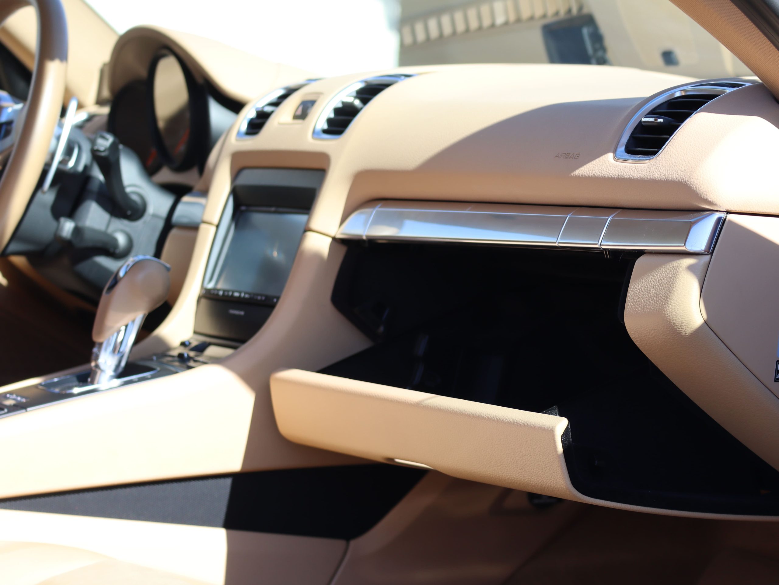 ポルシェケイマン(Type981)PDK<br>1オーナー車<br>スポーツデザインステアリング<br>シートヒーター<br>電動可倒式ドアミラー<br>19インチケイマンSホイール