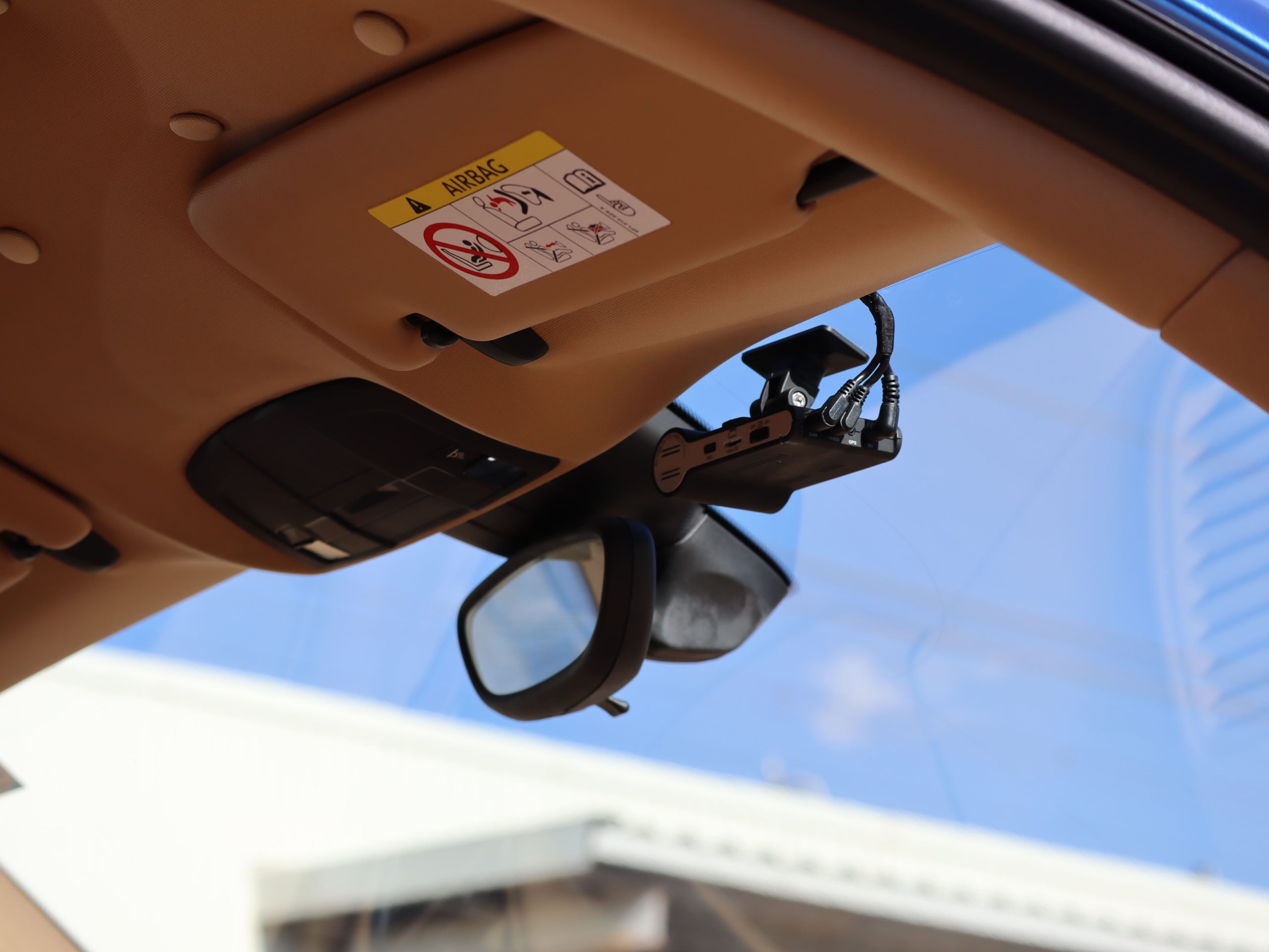 ポルシェケイマン(Type981)PDK<br>1オーナー車<br>スポーツデザインステアリング<br>シートヒーター<br>電動可倒式ドアミラー<br>19インチケイマンSホイール