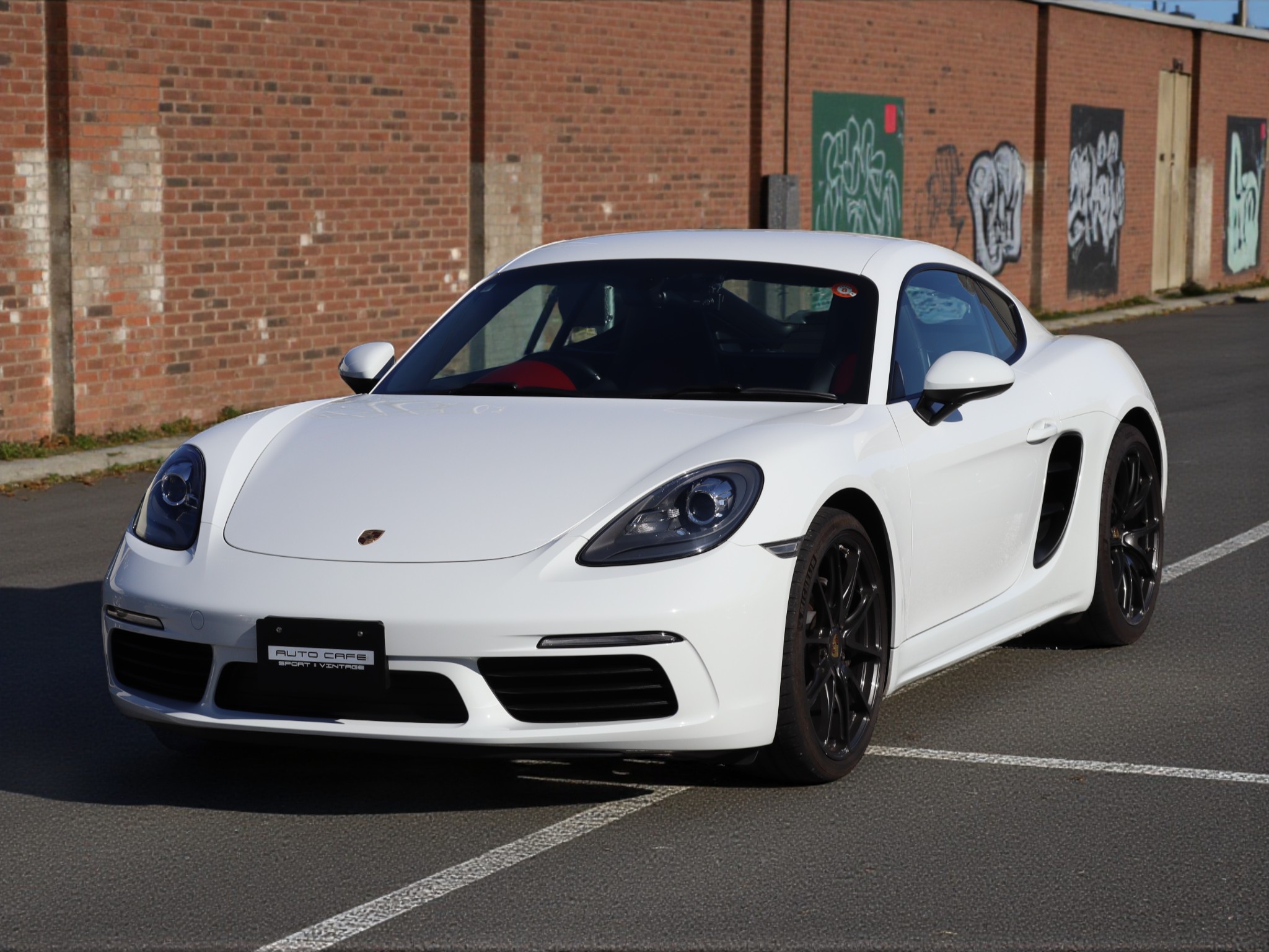 ポルシェ718ケイマン(Type982)PDK<br>スポーツクロノパッケージ<br>ツートンレザーパッケージ<br>ガンメタ仕上げTWSホイール20インチ<br>BOSEサラウンドサウンドシステム