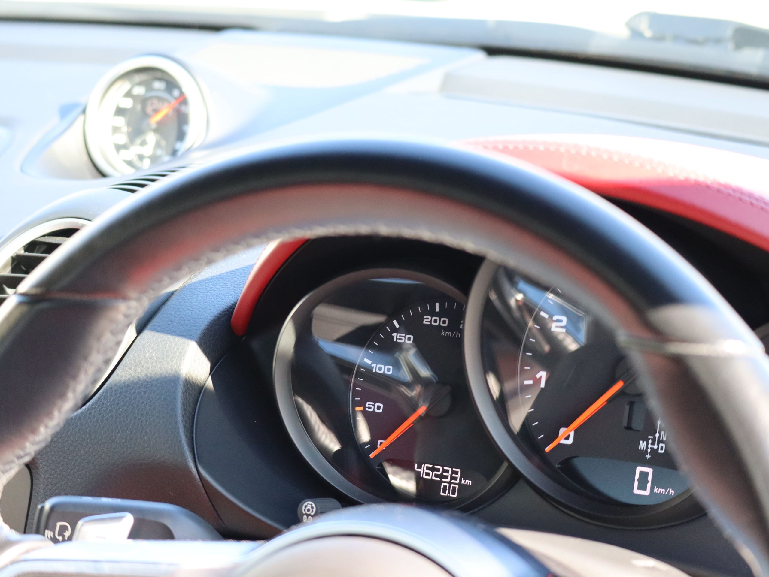 ポルシェ718ケイマン(Type982)PDK<br>スポーツクロノパッケージ<br>ツートンレザーパッケージ<br>ガンメタ仕上げTWSホイール20インチ<br>BOSEサラウンドサウンドシステム