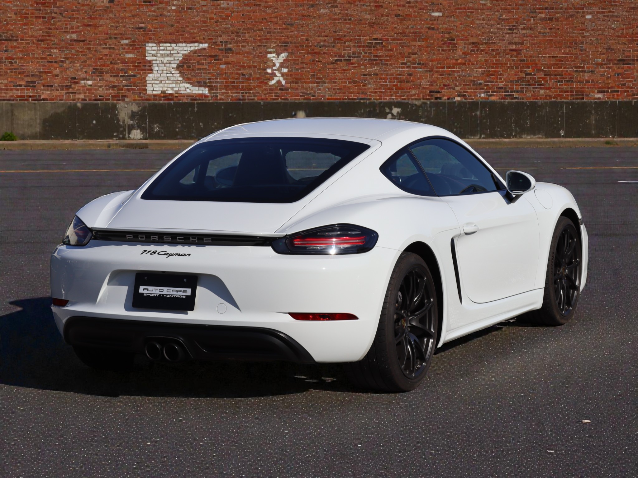 ポルシェ718ケイマン(Type982)PDK<br>スポーツクロノパッケージ<br>ツートンレザーパッケージ<br>ガンメタ仕上げTWSホイール20インチ<br>BOSEサラウンドサウンドシステム