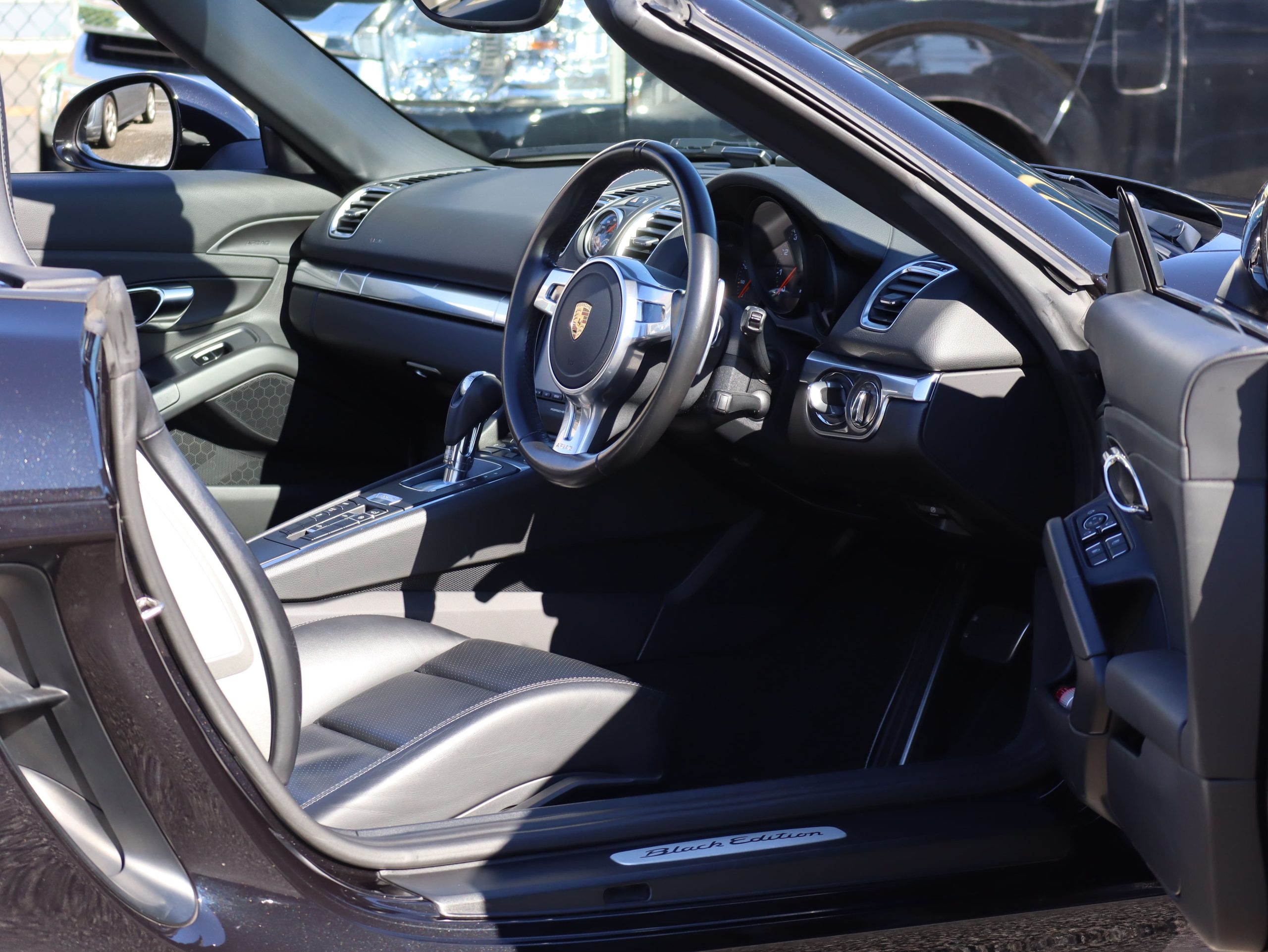 ポルシェボクスターBLACK EDITION(Type981)PDK<br>特別仕様車<br>スポーツクロノパッケージ<br>PDLS含むヘッドライト<br>ティンテッドルックテールライト<br>20インチカレラクラシックホイール