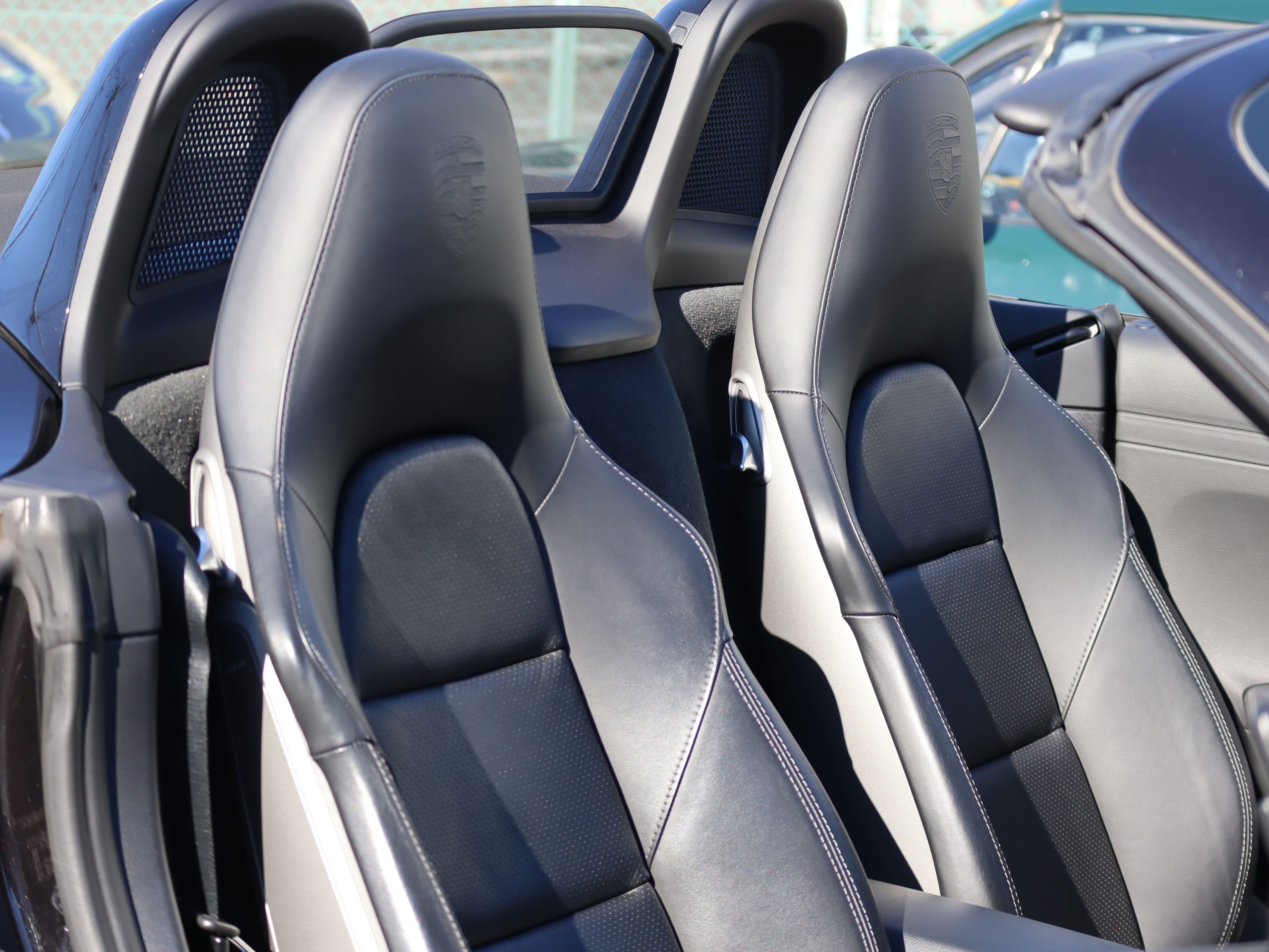 ポルシェボクスターBLACK EDITION(Type981)PDK<br>特別仕様車<br>スポーツクロノパッケージ<br>PDLS含むヘッドライト<br>ティンテッドルックテールライト<br>20インチカレラクラシックホイール