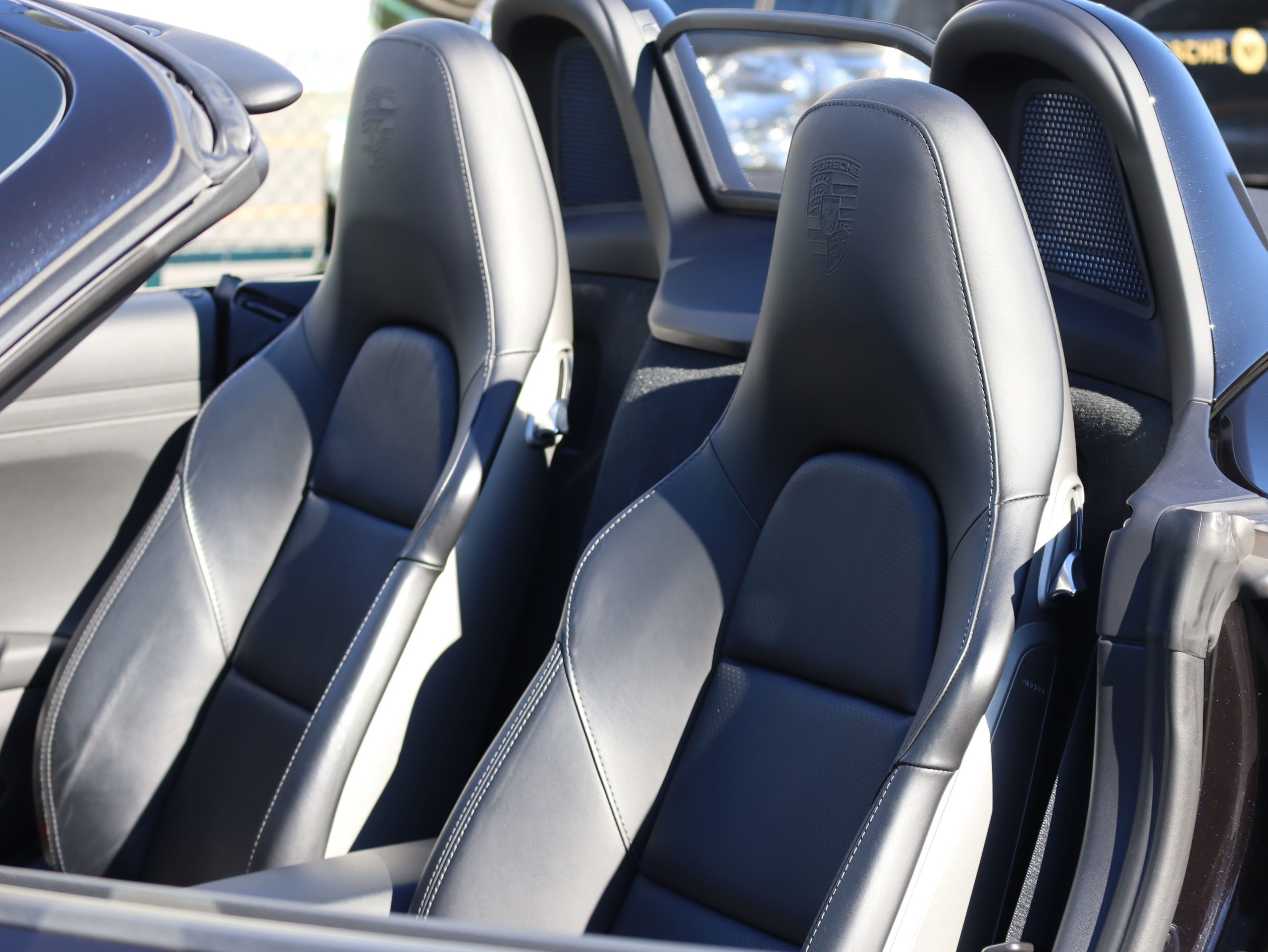 ポルシェボクスターBLACK EDITION(Type981)PDK<br>特別仕様車<br>スポーツクロノパッケージ<br>PDLS含むヘッドライト<br>ティンテッドルックテールライト<br>20インチカレラクラシックホイール