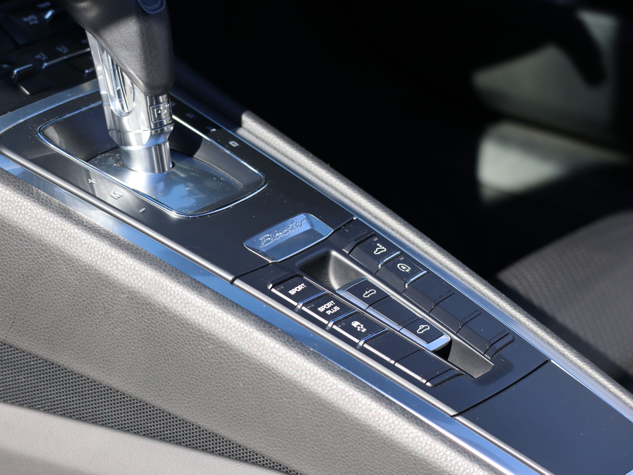 ポルシェボクスターBLACK EDITION(Type981)PDK<br>特別仕様車<br>スポーツクロノパッケージ<br>PDLS含むヘッドライト<br>ティンテッドルックテールライト<br>20インチカレラクラシックホイール