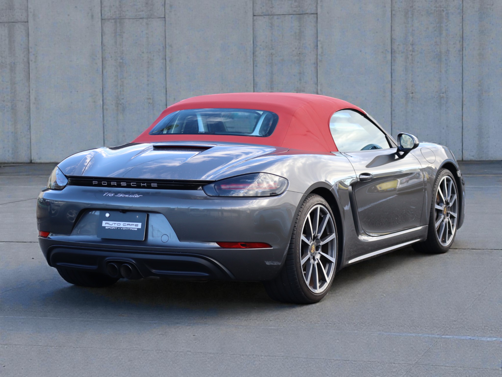 ポルシェ718ボクスター（Type982）PDK<br>左ハンドル<br>スポーツクロノパッケージ<br>PDLS+含むLEDヘッドライト<br>エントリー＆ドライブシステム<br>アクティブサスペンションマネージメント<br>20インチカレラクラシックホイール