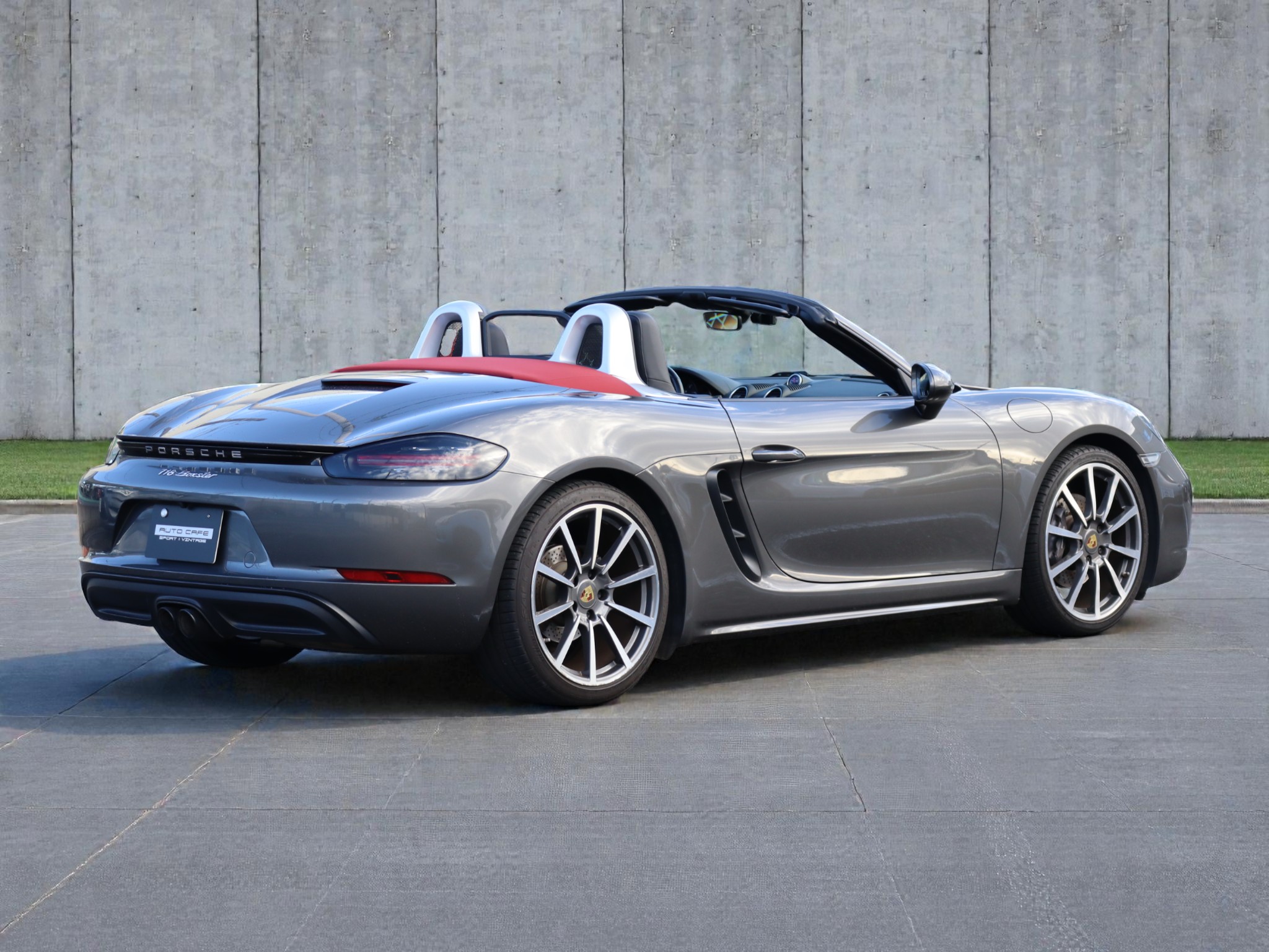 ポルシェ718ボクスター（Type982）PDK<br>左ハンドル<br>スポーツクロノパッケージ<br>PDLS+含むLEDヘッドライト<br>エントリー＆ドライブシステム<br>アクティブサスペンションマネージメント<br>20インチカレラクラシックホイール