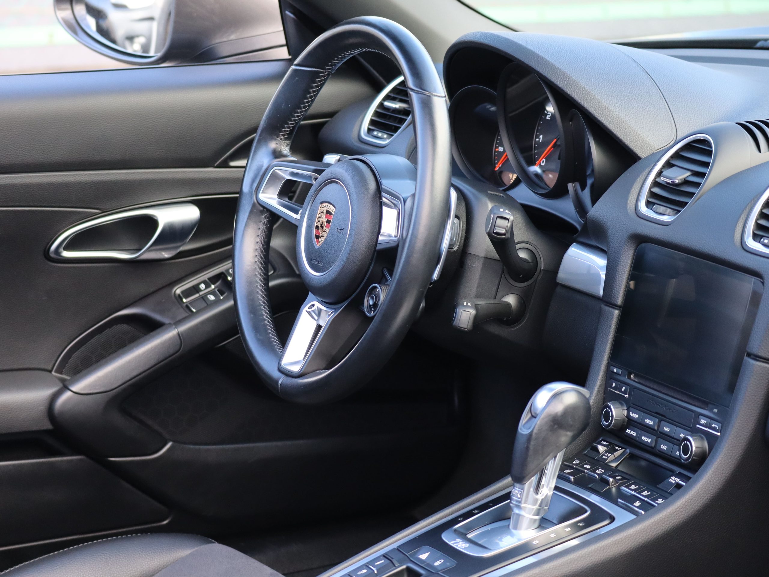 ポルシェ718ボクスター（Type982）PDK<br>左ハンドル<br>スポーツクロノパッケージ<br>PDLS+含むLEDヘッドライト<br>エントリー＆ドライブシステム<br>アクティブサスペンションマネージメント<br>20インチカレラクラシックホイール