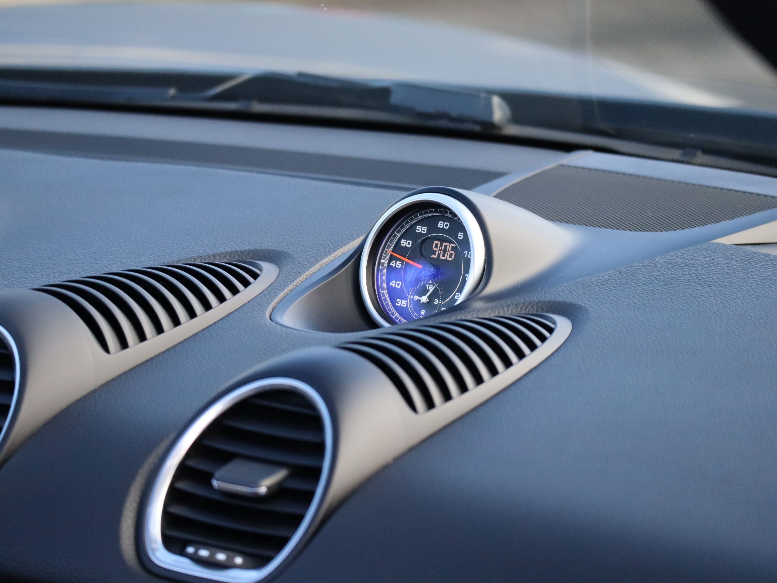 ポルシェ718ボクスター（Type982）PDK<br>左ハンドル<br>スポーツクロノパッケージ<br>PDLS+含むLEDヘッドライト<br>エントリー＆ドライブシステム<br>アクティブサスペンションマネージメント<br>20インチカレラクラシックホイール