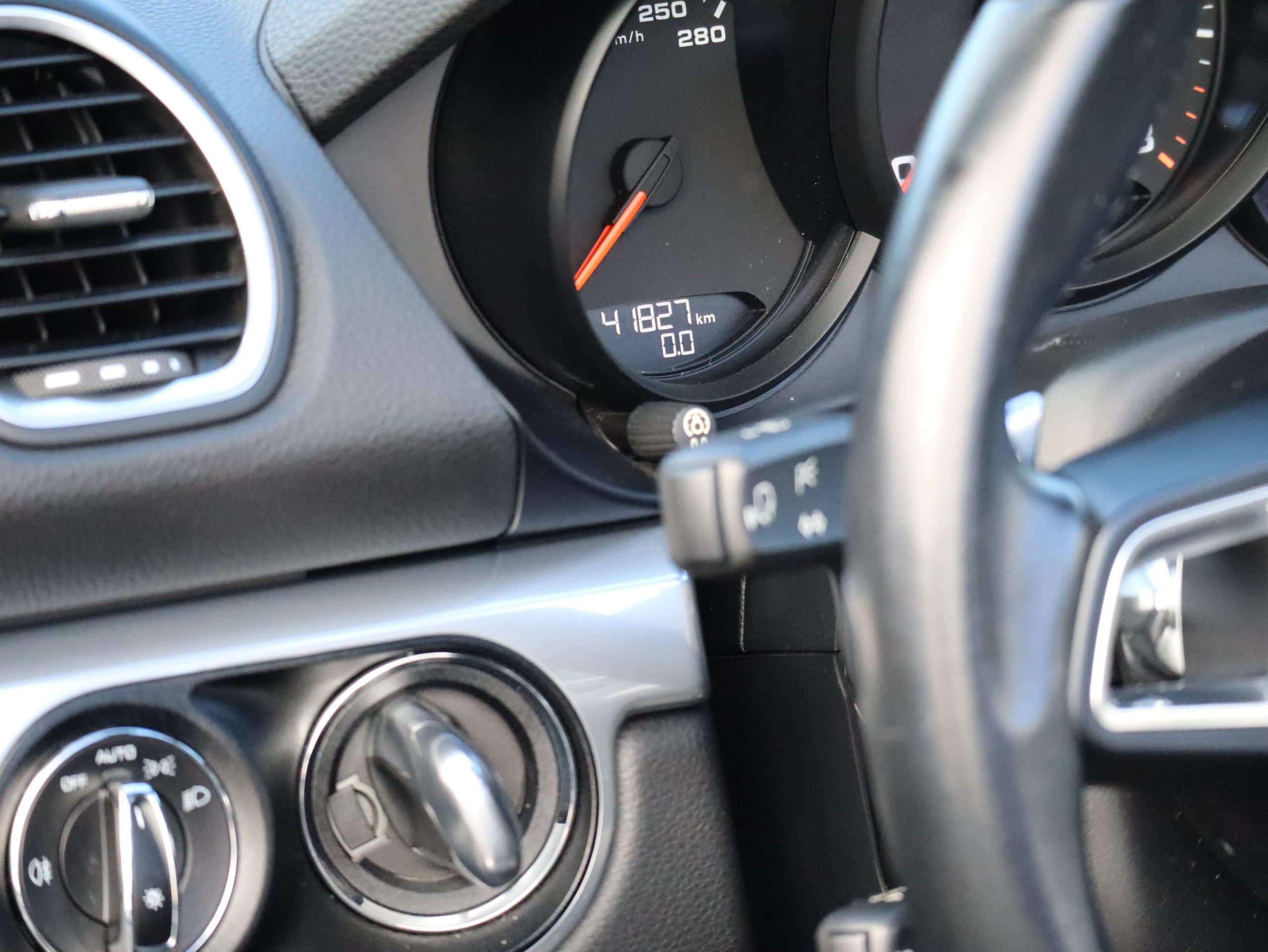 ポルシェ718ボクスター（Type982）PDK<br>左ハンドル<br>スポーツクロノパッケージ<br>PDLS+含むLEDヘッドライト<br>エントリー＆ドライブシステム<br>アクティブサスペンションマネージメント<br>20インチカレラクラシックホイール