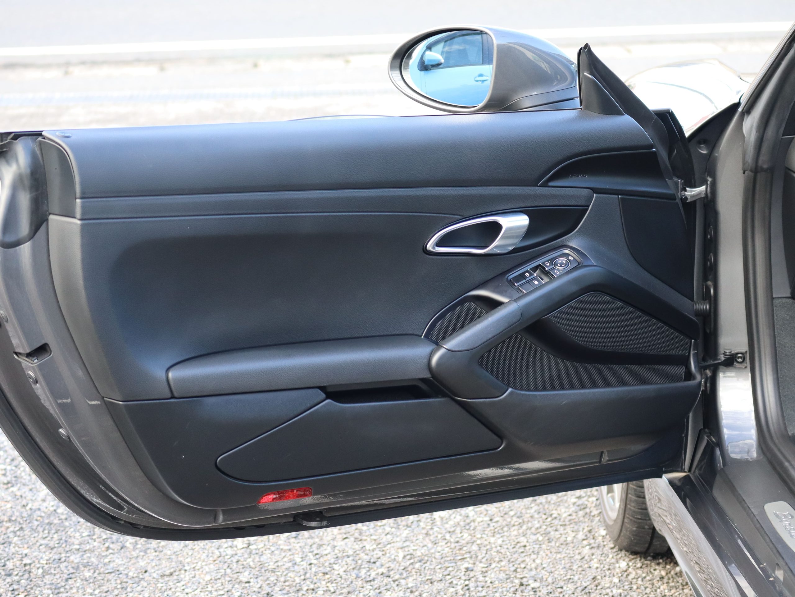 ポルシェ718ボクスター（Type982）PDK<br>左ハンドル<br>スポーツクロノパッケージ<br>PDLS+含むLEDヘッドライト<br>エントリー＆ドライブシステム<br>アクティブサスペンションマネージメント<br>20インチカレラクラシックホイール