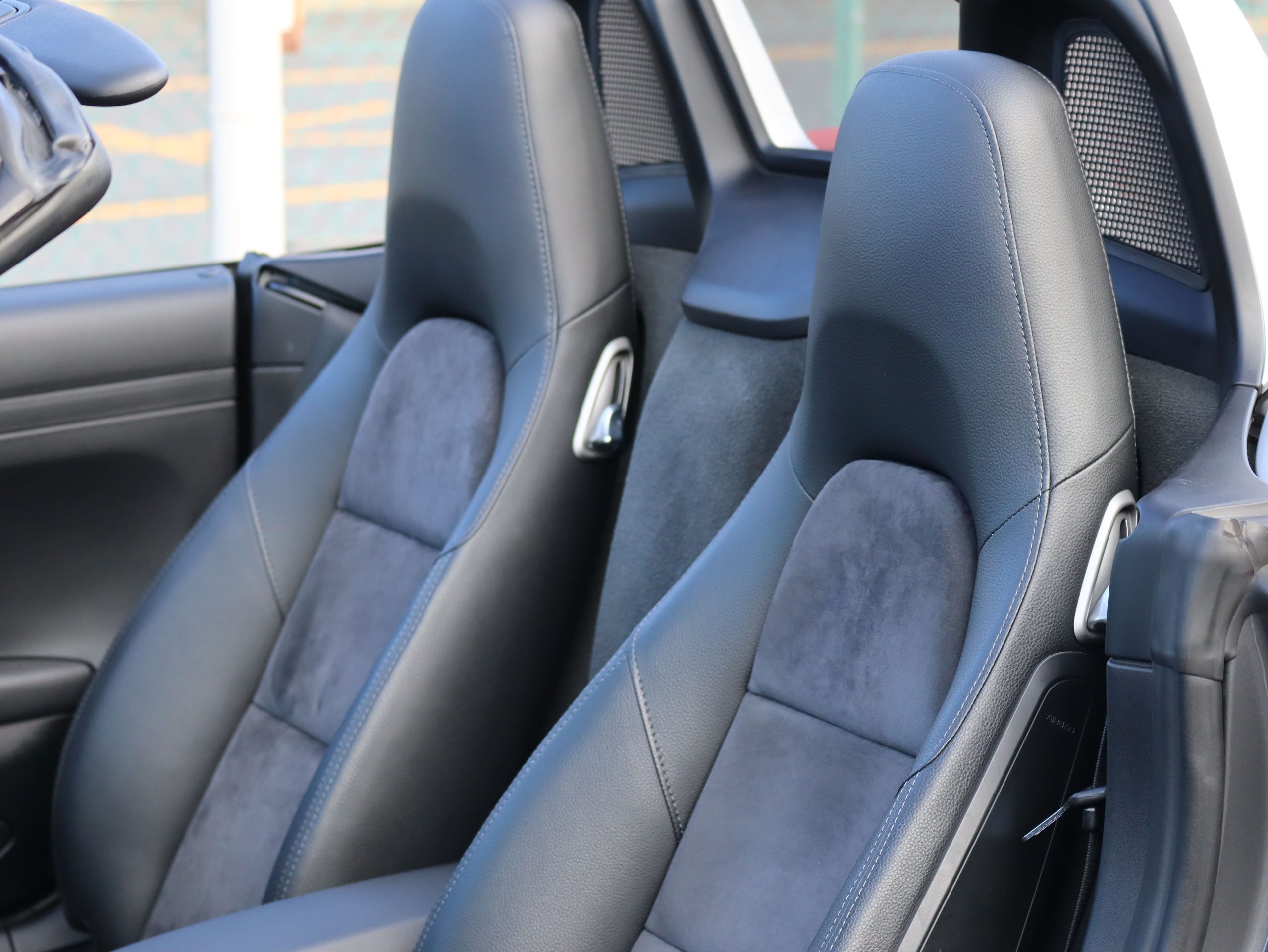 ポルシェ718ボクスター（Type982）PDK<br>左ハンドル<br>スポーツクロノパッケージ<br>PDLS+含むLEDヘッドライト<br>エントリー＆ドライブシステム<br>アクティブサスペンションマネージメント<br>20インチカレラクラシックホイール