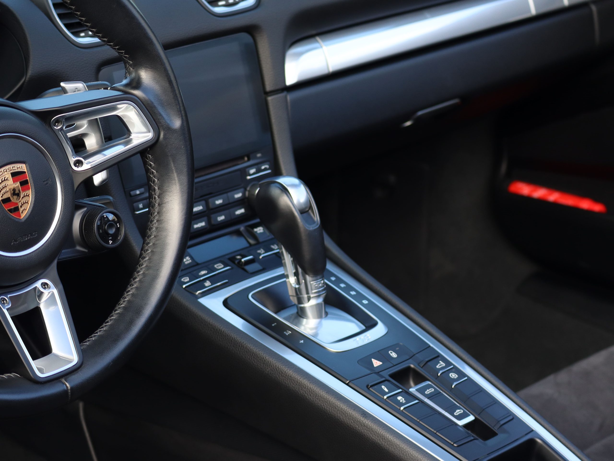 ポルシェ718ボクスター（Type982）PDK<br>左ハンドル<br>スポーツクロノパッケージ<br>PDLS+含むLEDヘッドライト<br>エントリー＆ドライブシステム<br>アクティブサスペンションマネージメント<br>20インチカレラクラシックホイール