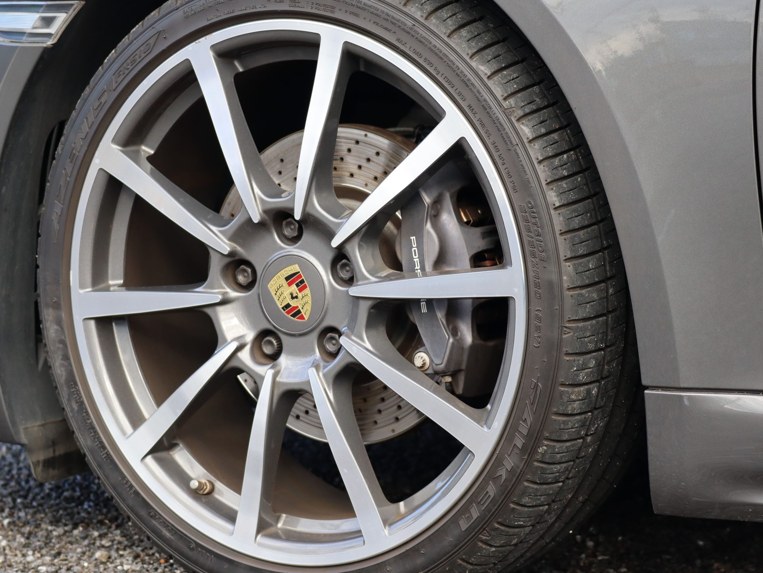 ポルシェ718ボクスター（Type982）PDK<br>左ハンドル<br>スポーツクロノパッケージ<br>PDLS+含むLEDヘッドライト<br>エントリー＆ドライブシステム<br>アクティブサスペンションマネージメント<br>20インチカレラクラシックホイール