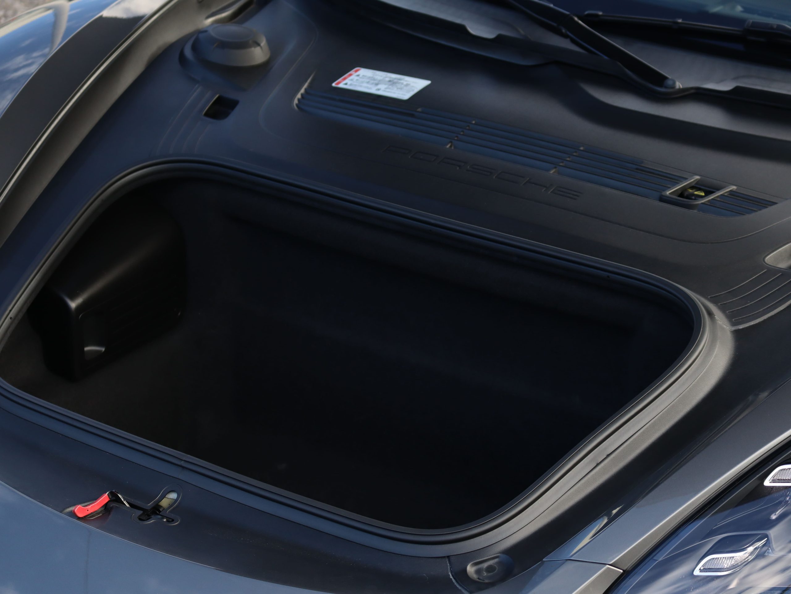 ポルシェ718ボクスター（Type982）PDK<br>左ハンドル<br>スポーツクロノパッケージ<br>PDLS+含むLEDヘッドライト<br>エントリー＆ドライブシステム<br>アクティブサスペンションマネージメント<br>20インチカレラクラシックホイール