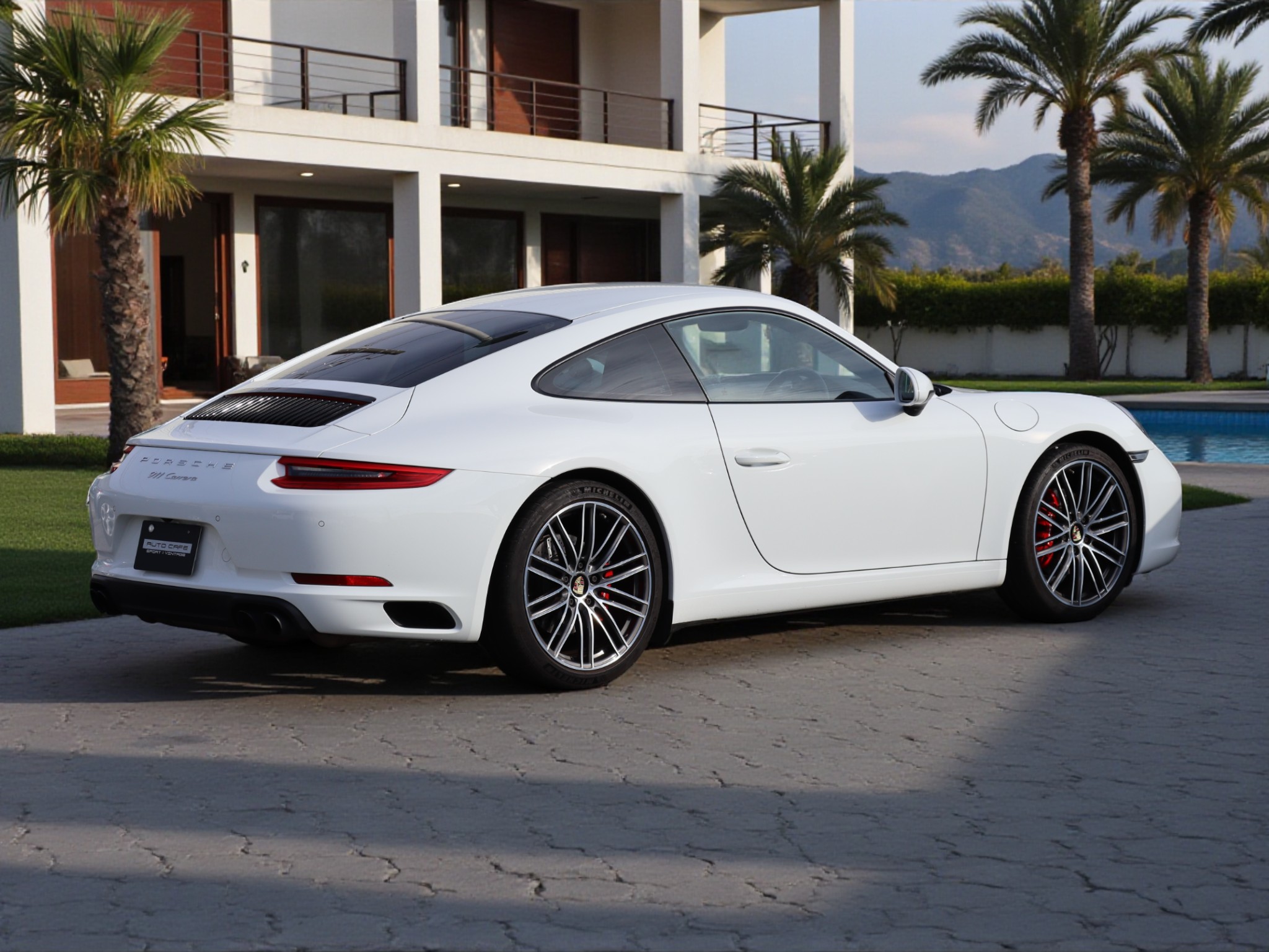 ★ポルシェ911カレラ(Type991.2)PDK<br>スポーツクロノパッケージ<br>レーンチェンジアシスト<br>エントリー&ドライブシステム<br>911ターボデザインホイール<br>地デジチューナー