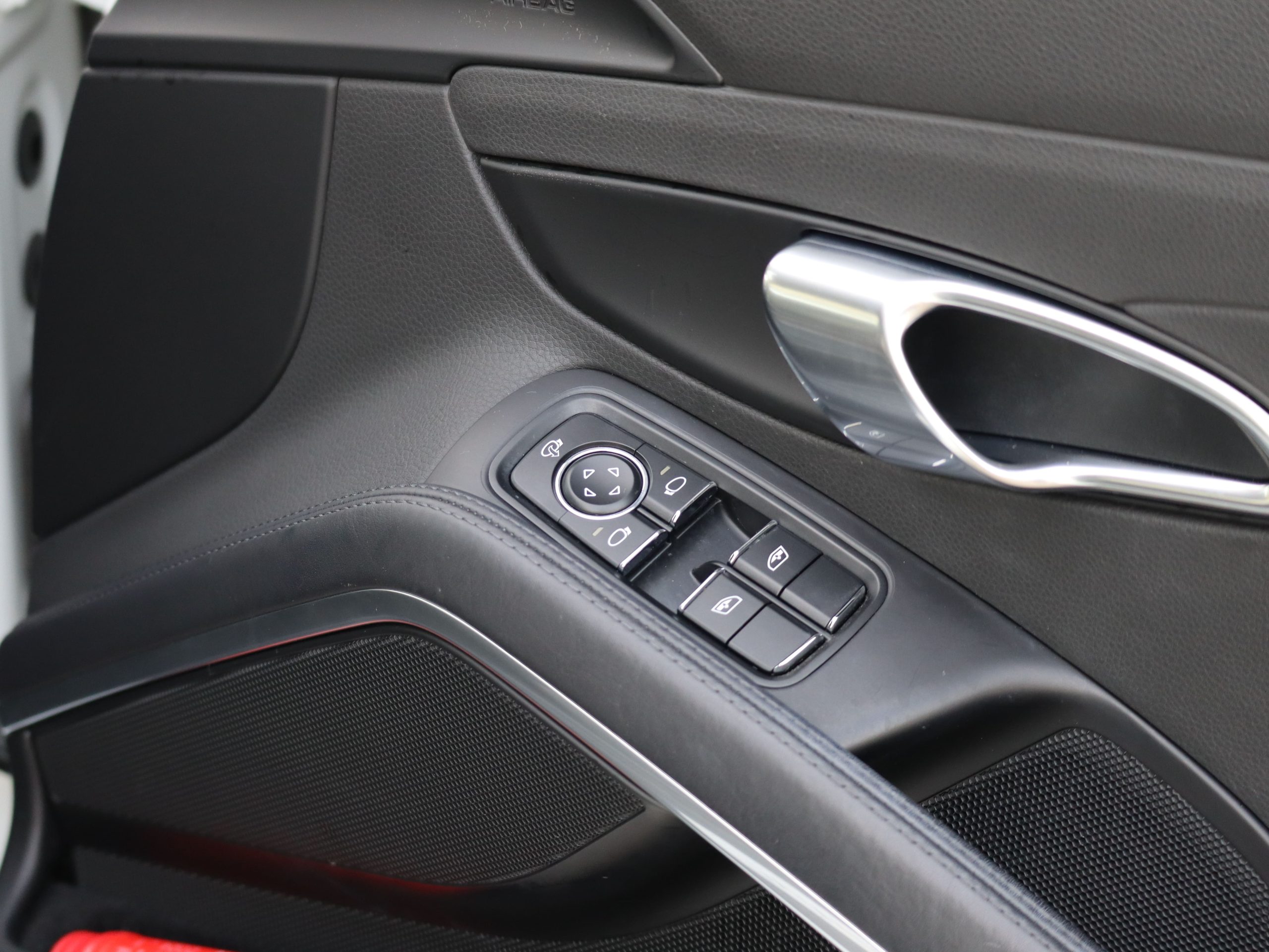 ★ポルシェ911カレラ(Type991.2)PDK<br>スポーツクロノパッケージ<br>レーンチェンジアシスト<br>エントリー&ドライブシステム<br>911ターボデザインホイール<br>地デジチューナー