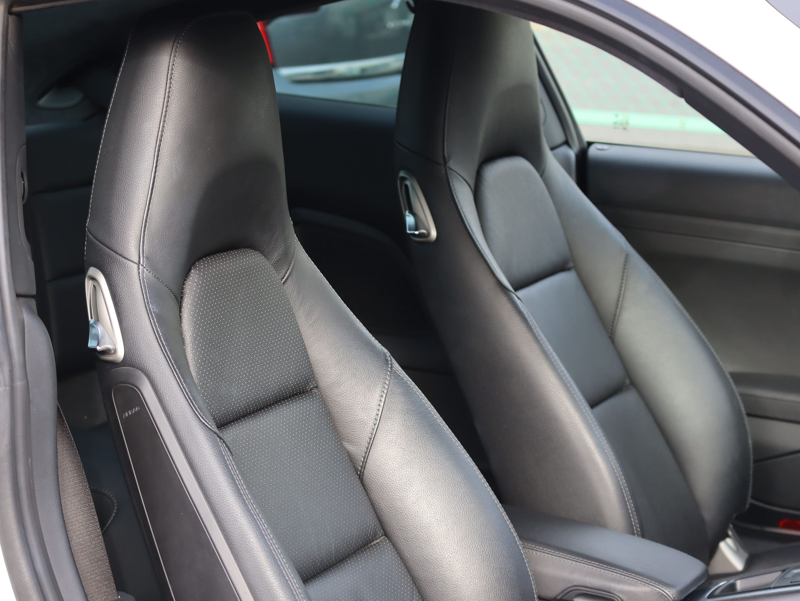 ★ポルシェ911カレラ(Type991.2)PDK<br>スポーツクロノパッケージ<br>レーンチェンジアシスト<br>エントリー&ドライブシステム<br>911ターボデザインホイール<br>地デジチューナー