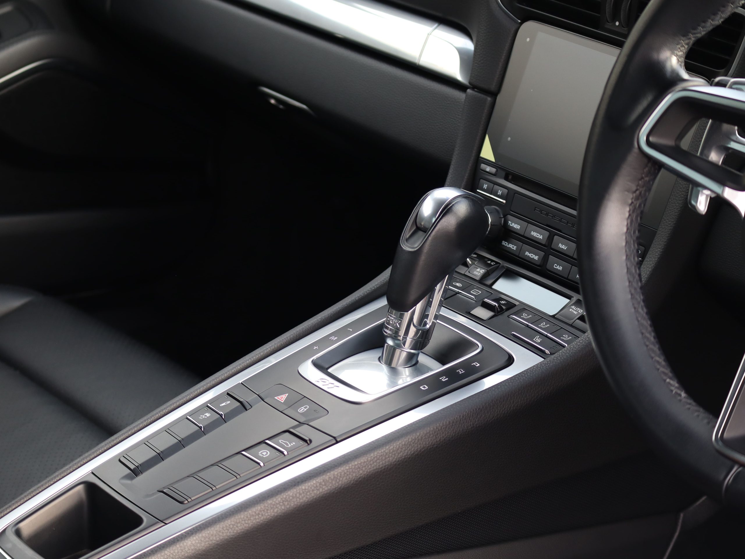 ★ポルシェ911カレラ(Type991.2)PDK<br>スポーツクロノパッケージ<br>レーンチェンジアシスト<br>エントリー&ドライブシステム<br>911ターボデザインホイール<br>地デジチューナー