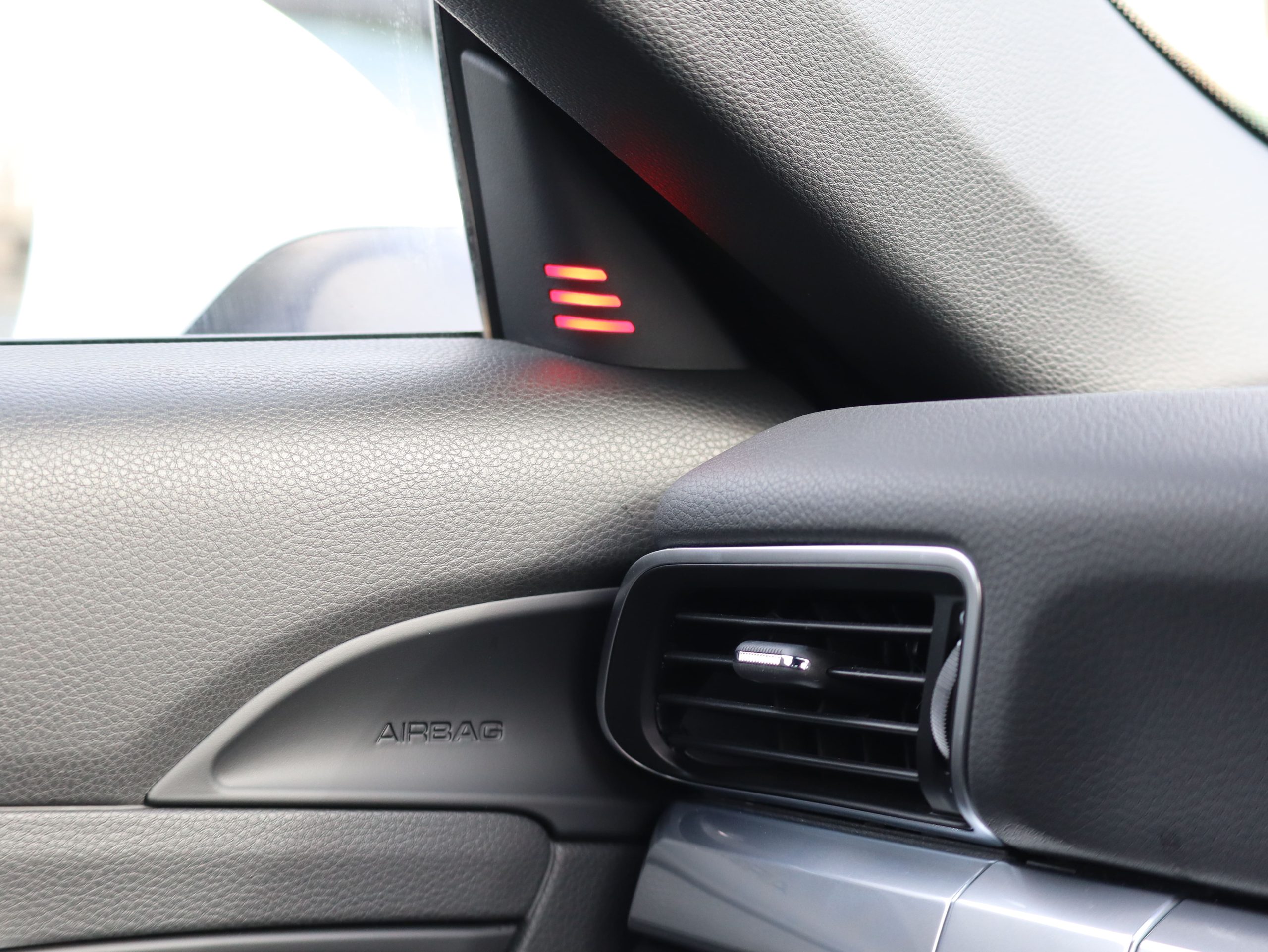 ★ポルシェ911カレラ(Type991.2)PDK<br>スポーツクロノパッケージ<br>レーンチェンジアシスト<br>エントリー&ドライブシステム<br>911ターボデザインホイール<br>地デジチューナー