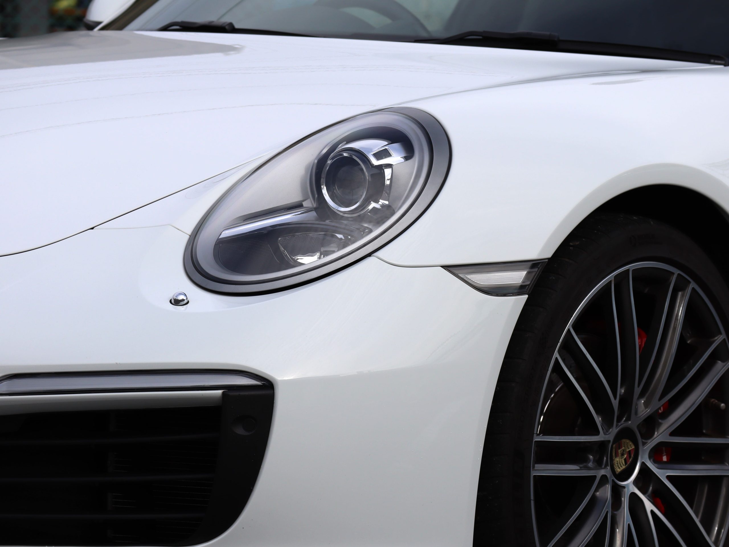 ★ポルシェ911カレラ(Type991.2)PDK<br>スポーツクロノパッケージ<br>レーンチェンジアシスト<br>エントリー&ドライブシステム<br>911ターボデザインホイール<br>地デジチューナー