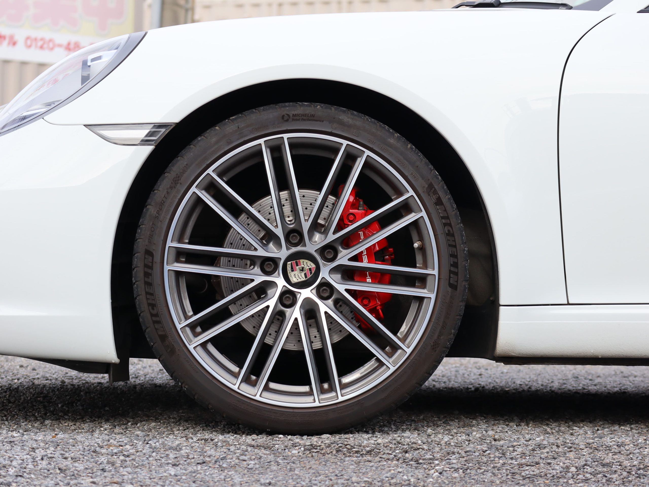 ★ポルシェ911カレラ(Type991.2)PDK<br>スポーツクロノパッケージ<br>レーンチェンジアシスト<br>エントリー&ドライブシステム<br>911ターボデザインホイール<br>地デジチューナー