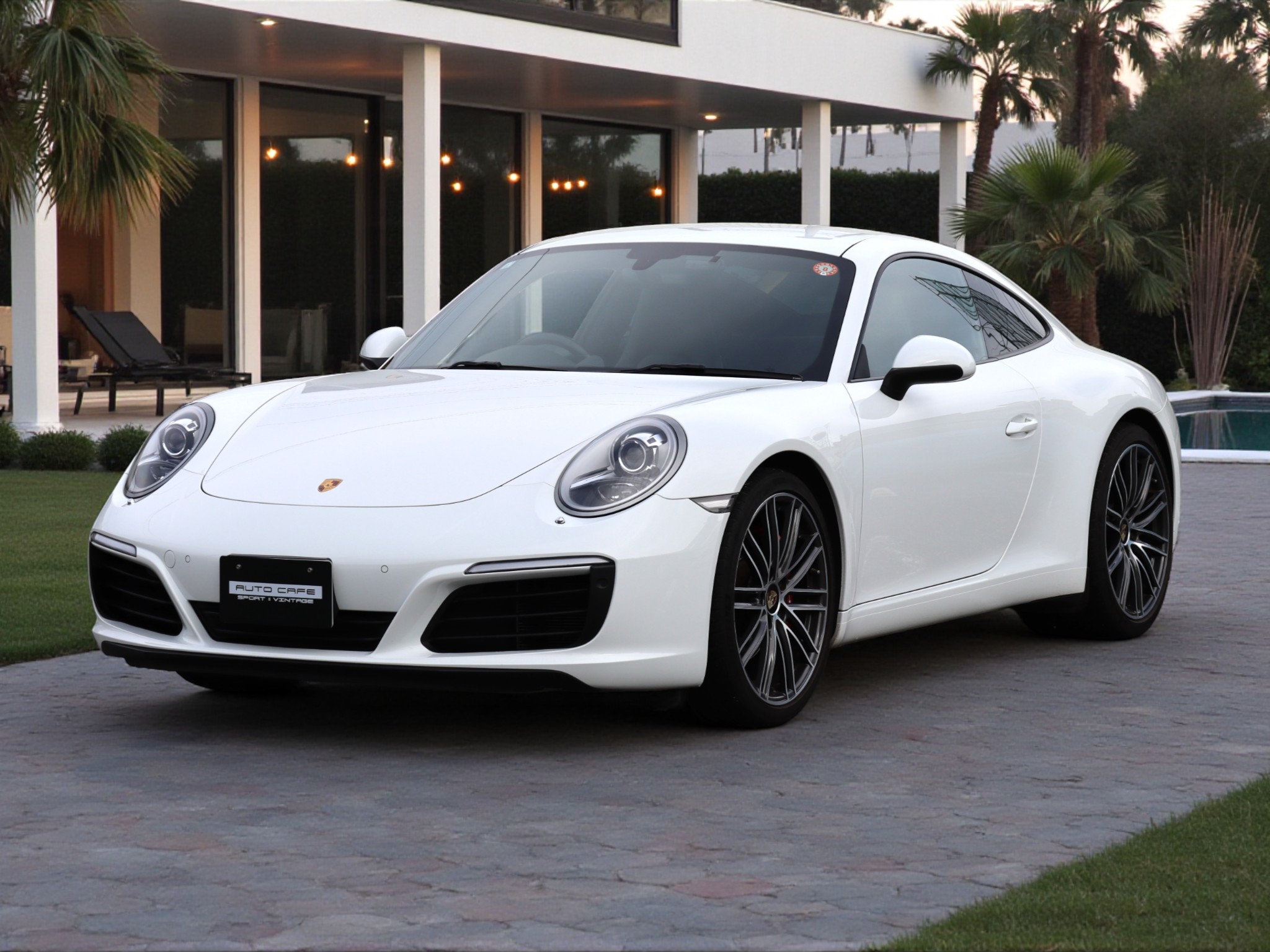 ★ポルシェ911カレラ(Type991.2)PDK<br>スポーツクロノパッケージ<br>レーンチェンジアシスト<br>エントリー&ドライブシステム<br>911ターボデザインホイール<br>地デジチューナー