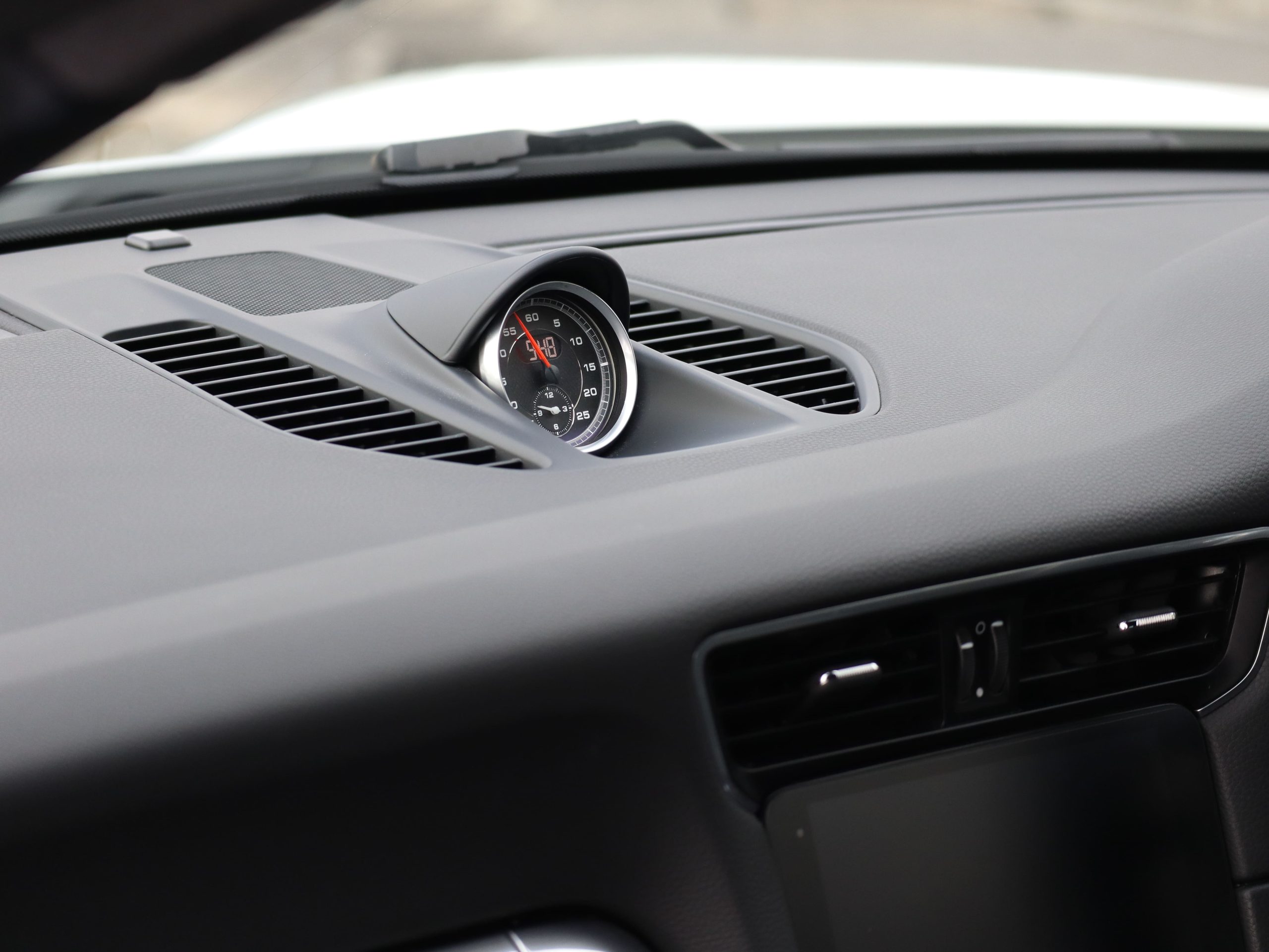 ★ポルシェ911カレラ(Type991.2)PDK<br>スポーツクロノパッケージ<br>レーンチェンジアシスト<br>エントリー&ドライブシステム<br>911ターボデザインホイール<br>地デジチューナー